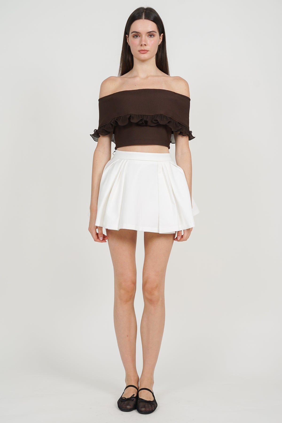 Off-Shoulder Ruffled Frill-Hem Top in Cafe