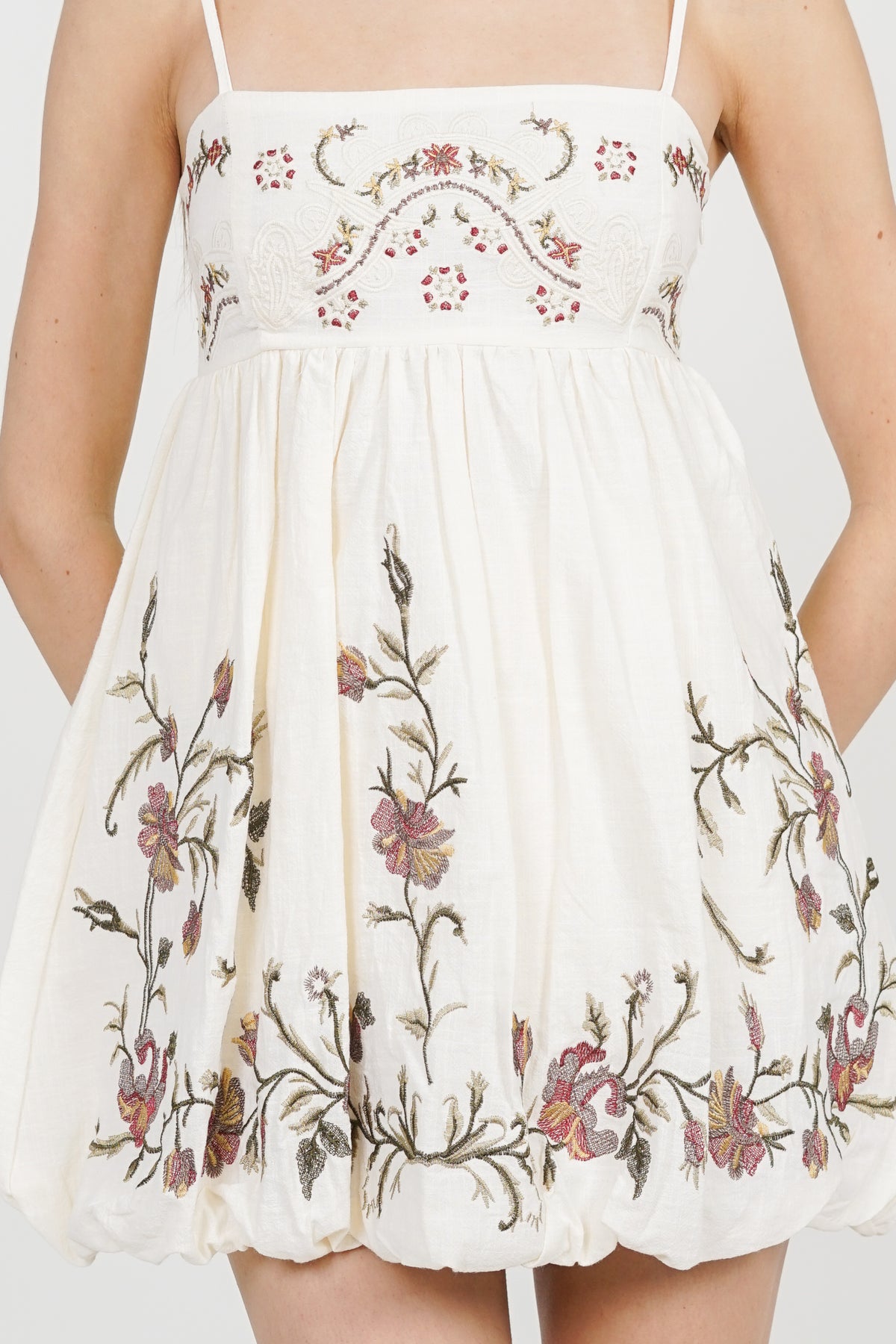 Balloon-Hem Embroidered Top in Cream Floral