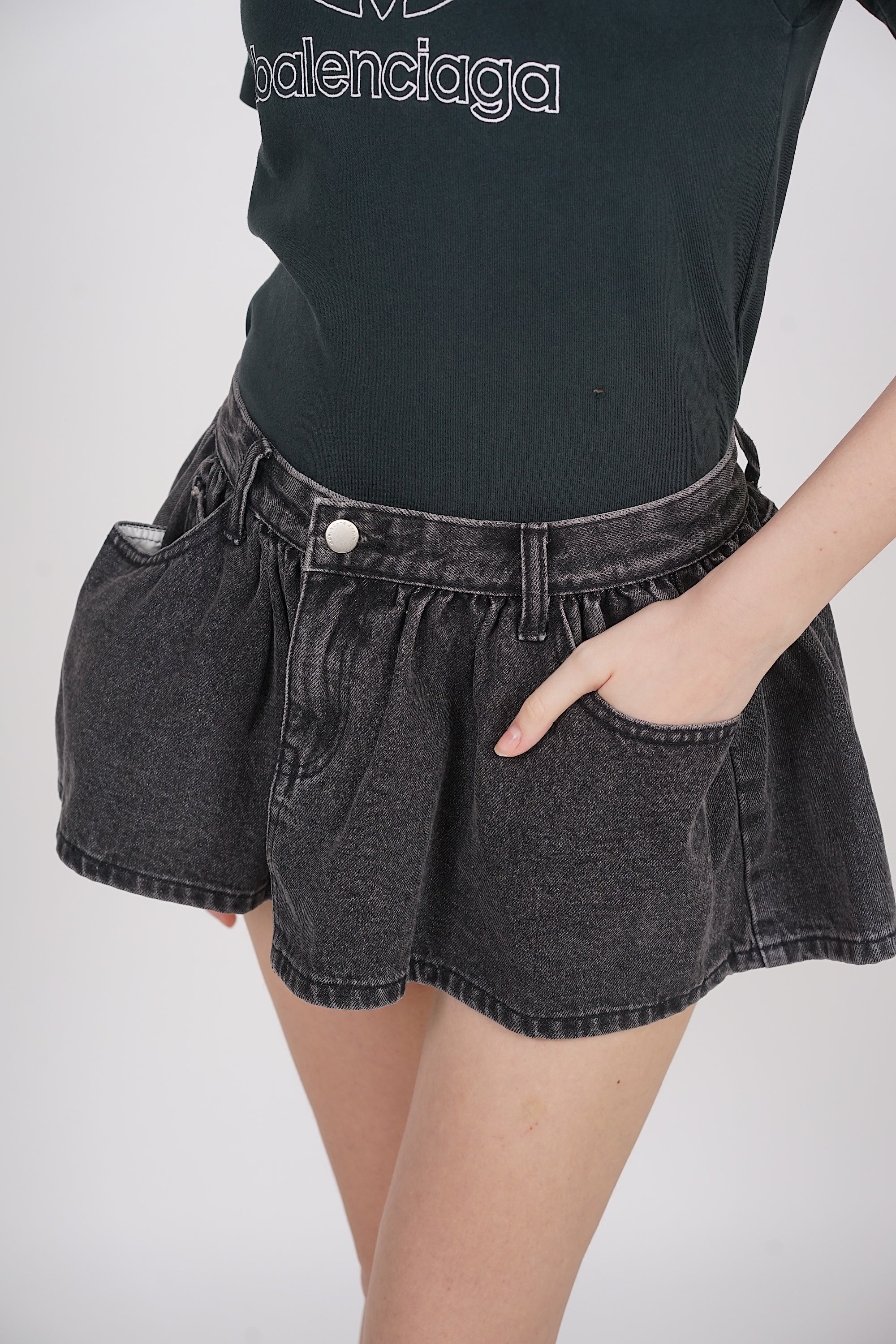 Low Rise Mini Denim Skirt in Grey