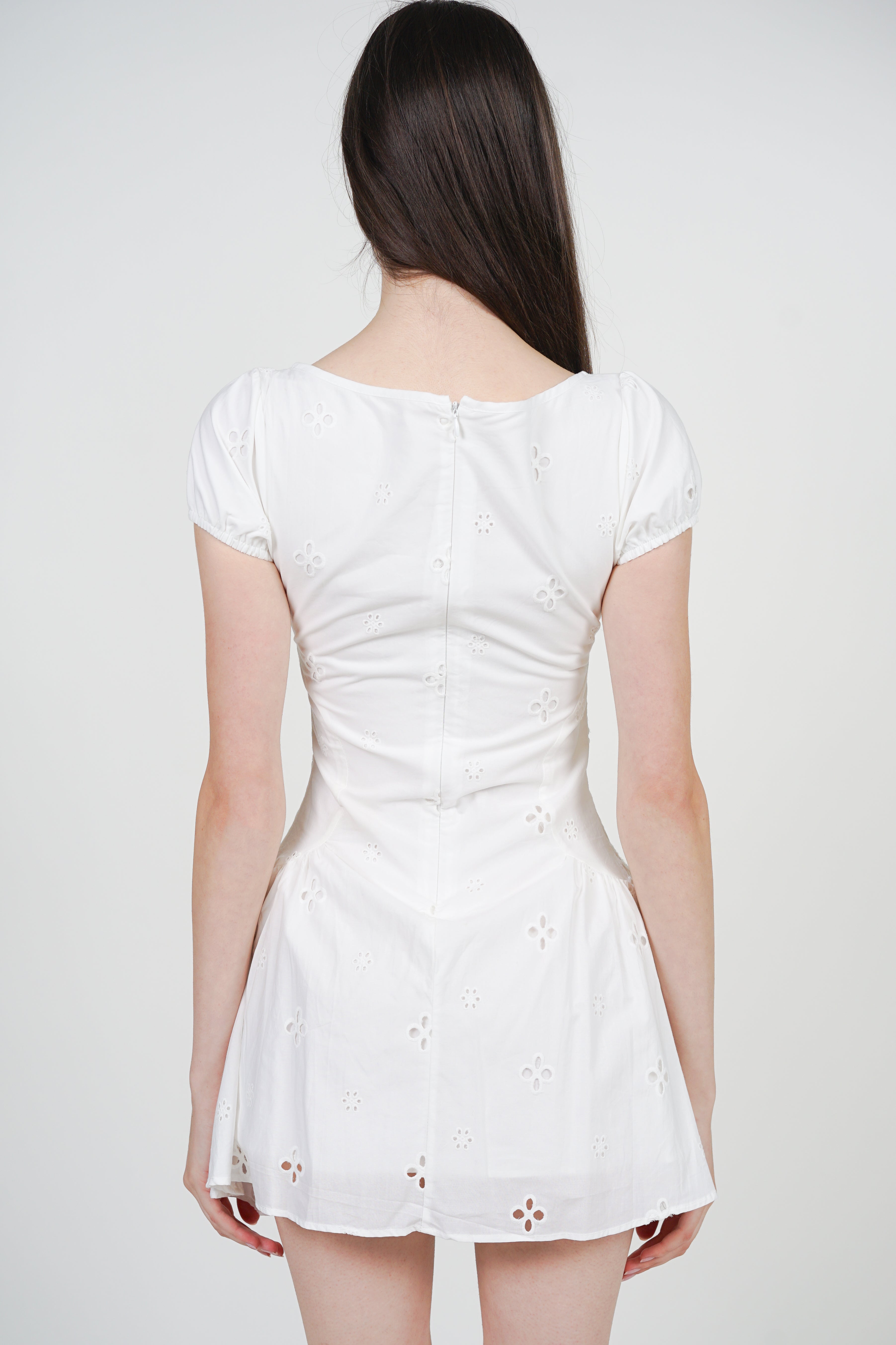 Tie Bow Slim Waist Embroidery Dress in White