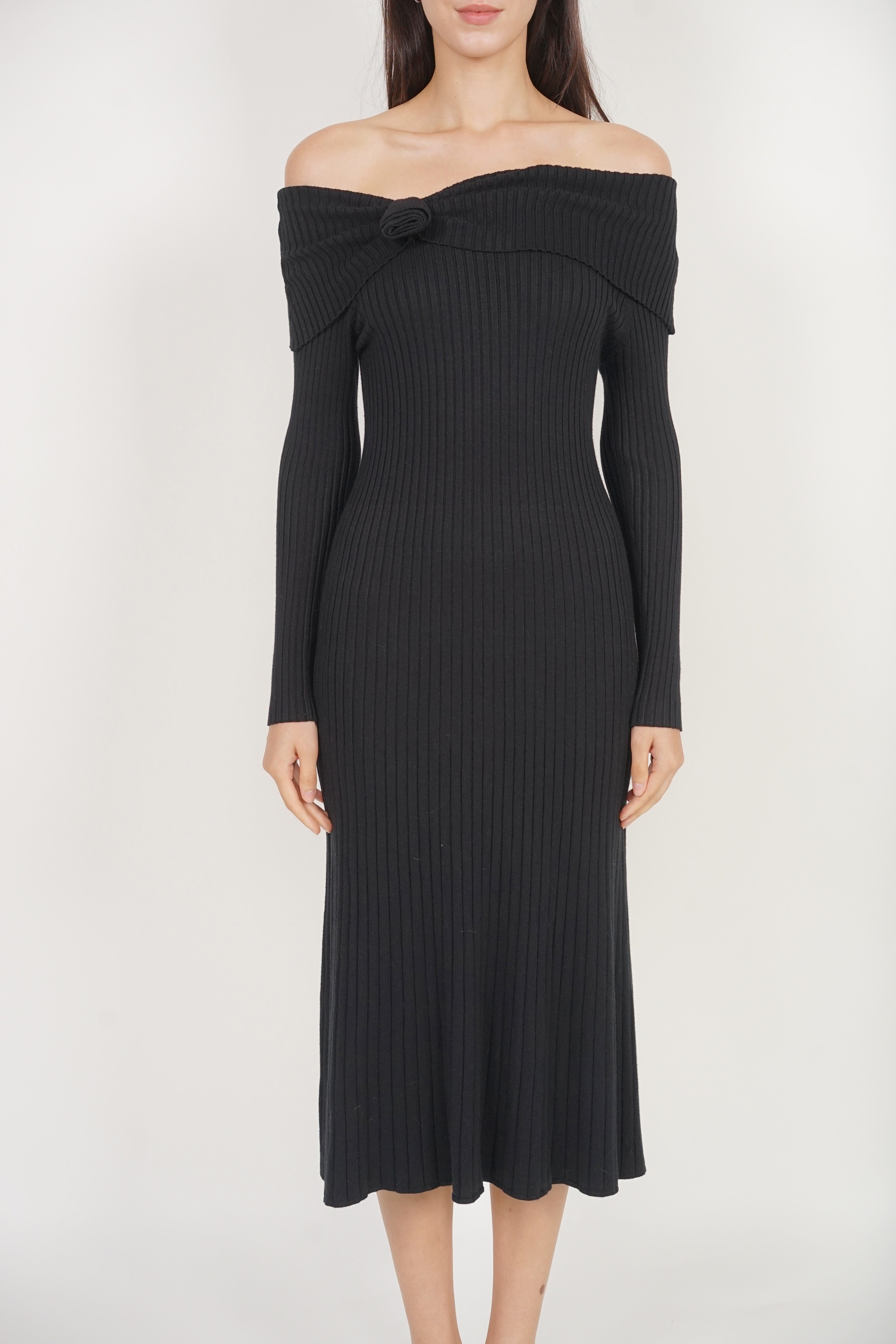 Off-shoulder Long Sleeve Knit Dress in Black