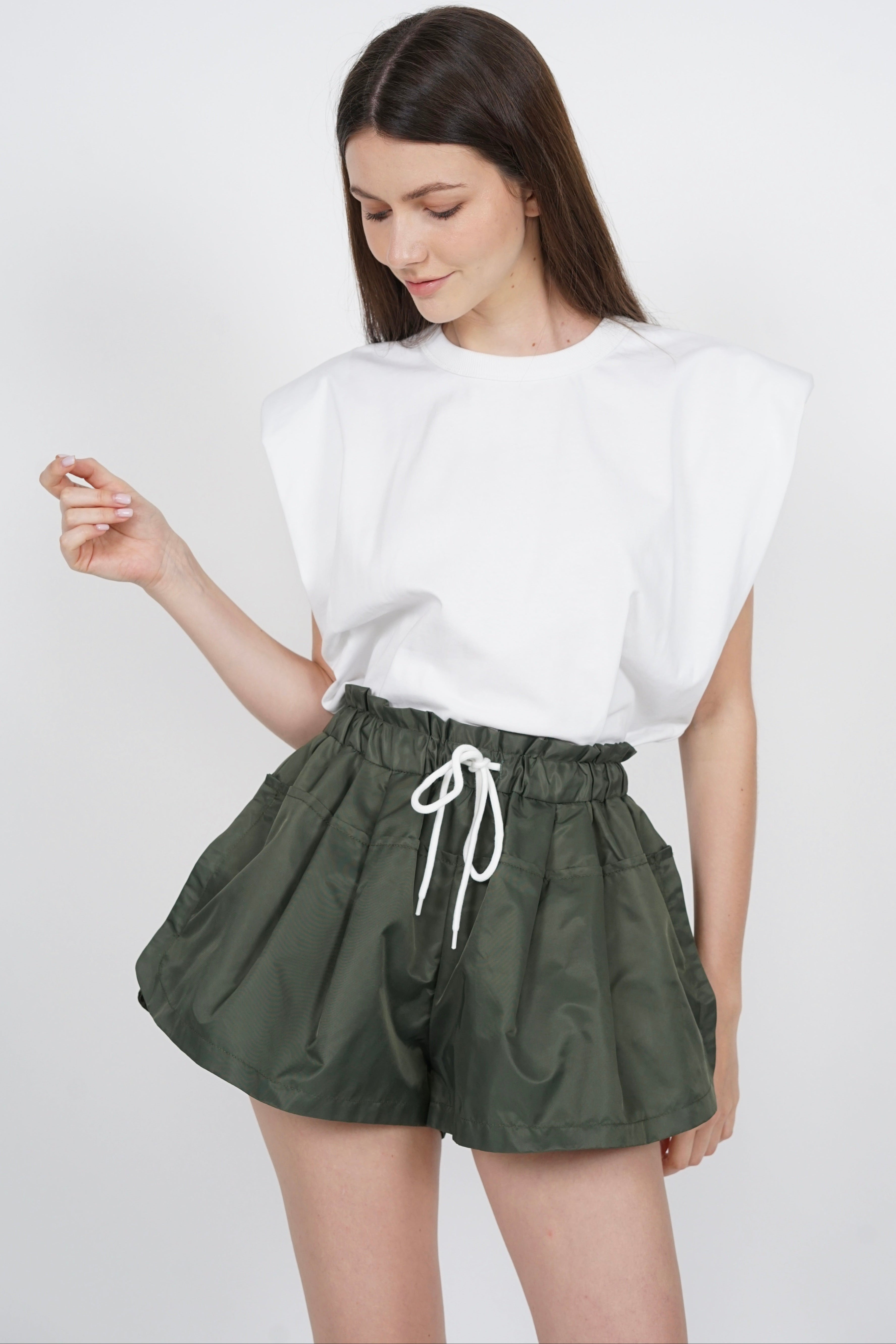 Drawstring Waist Shorts in Army Green