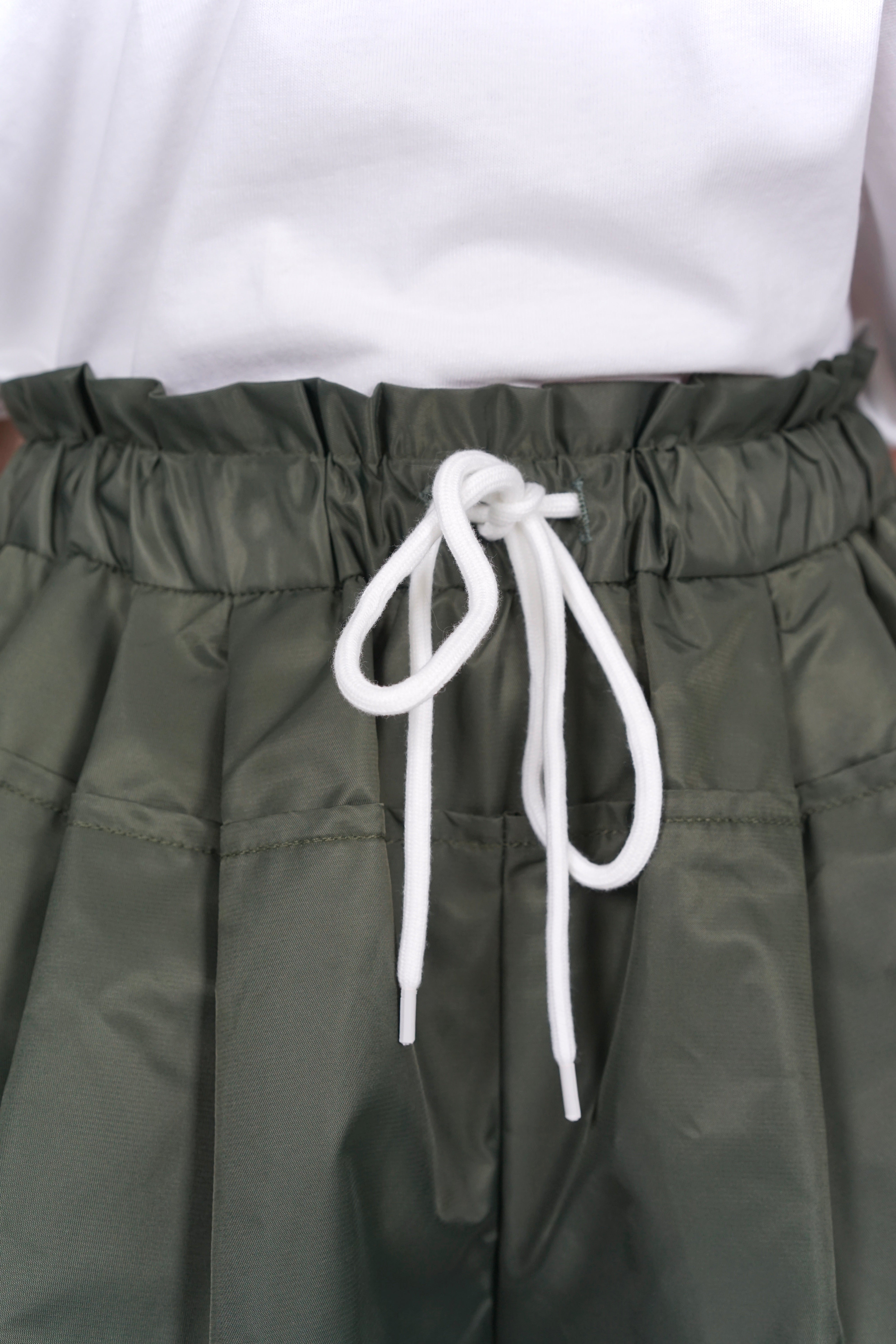 Drawstring Waist Shorts in Army Green
