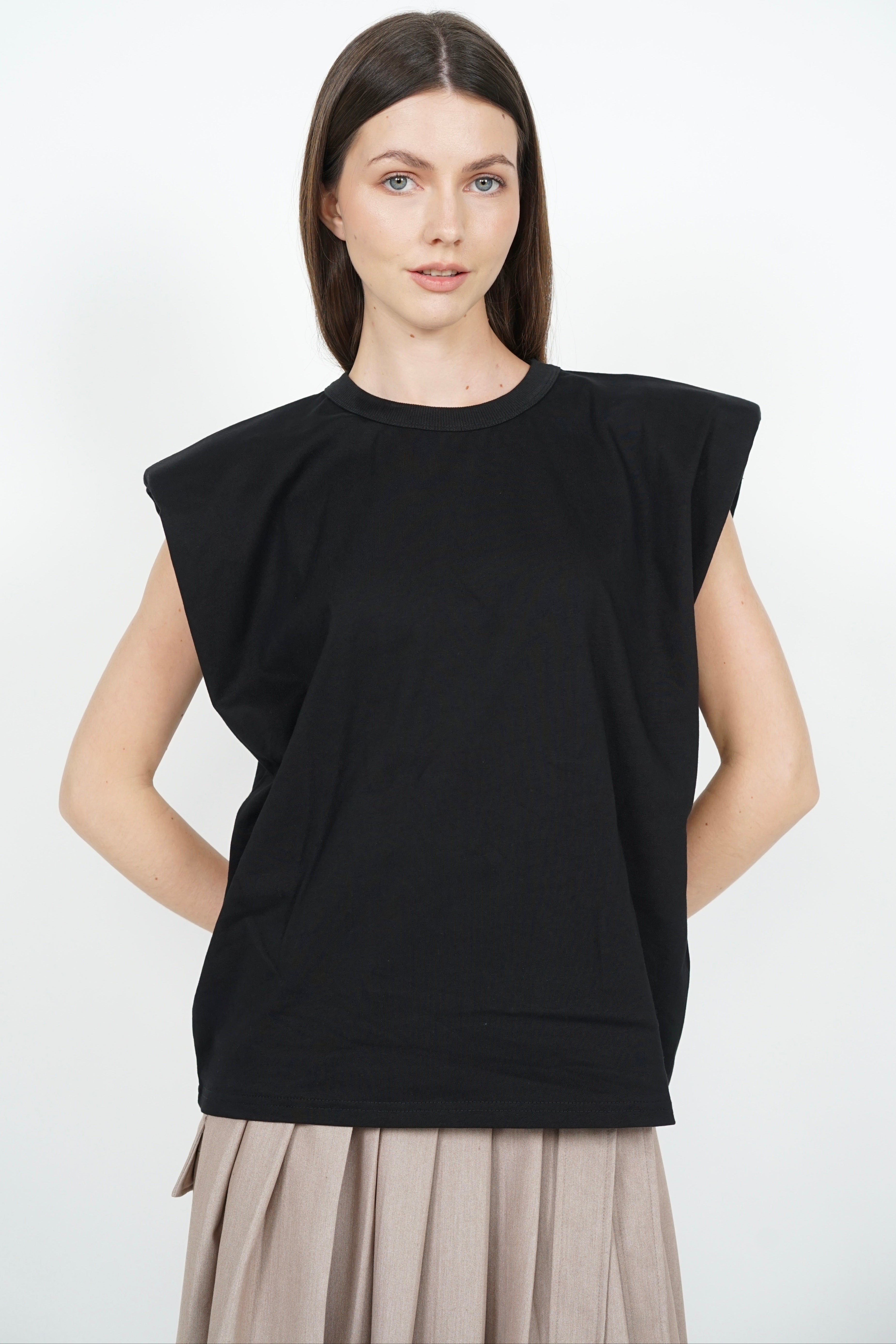 Muscle Tank Top in Black