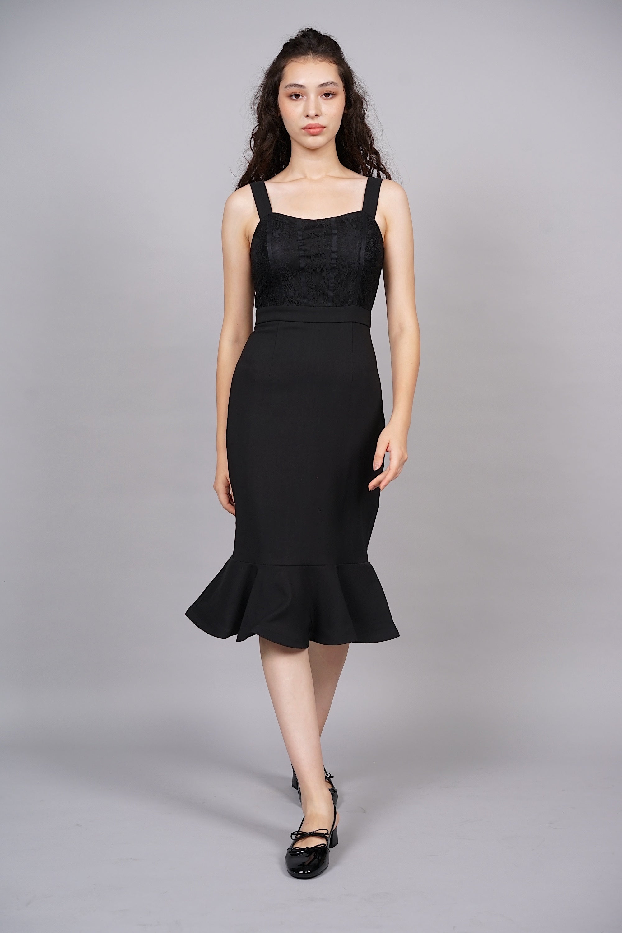 Akai Contrast Lace Dress in Black