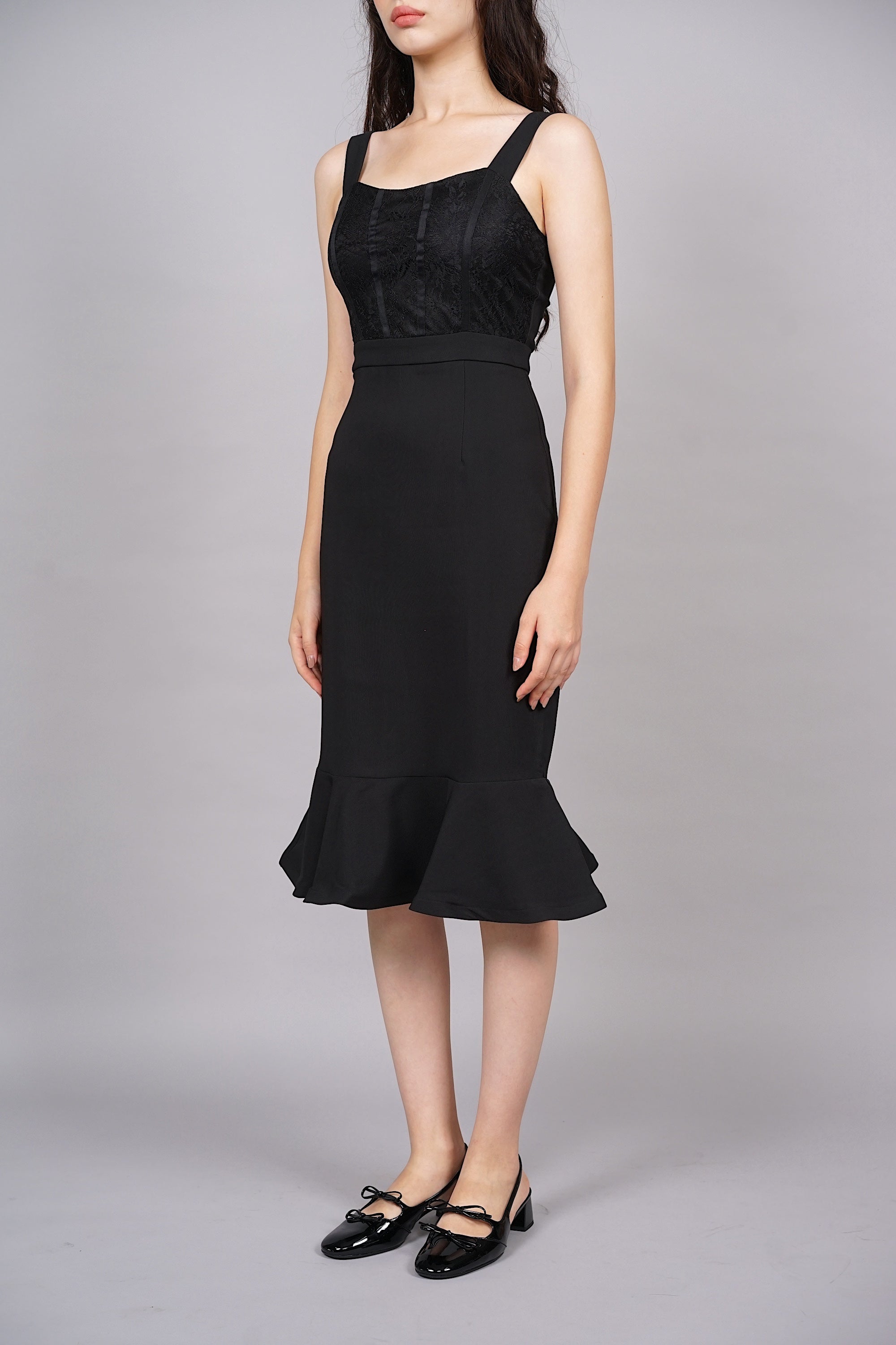 Akai Contrast Lace Dress in Black