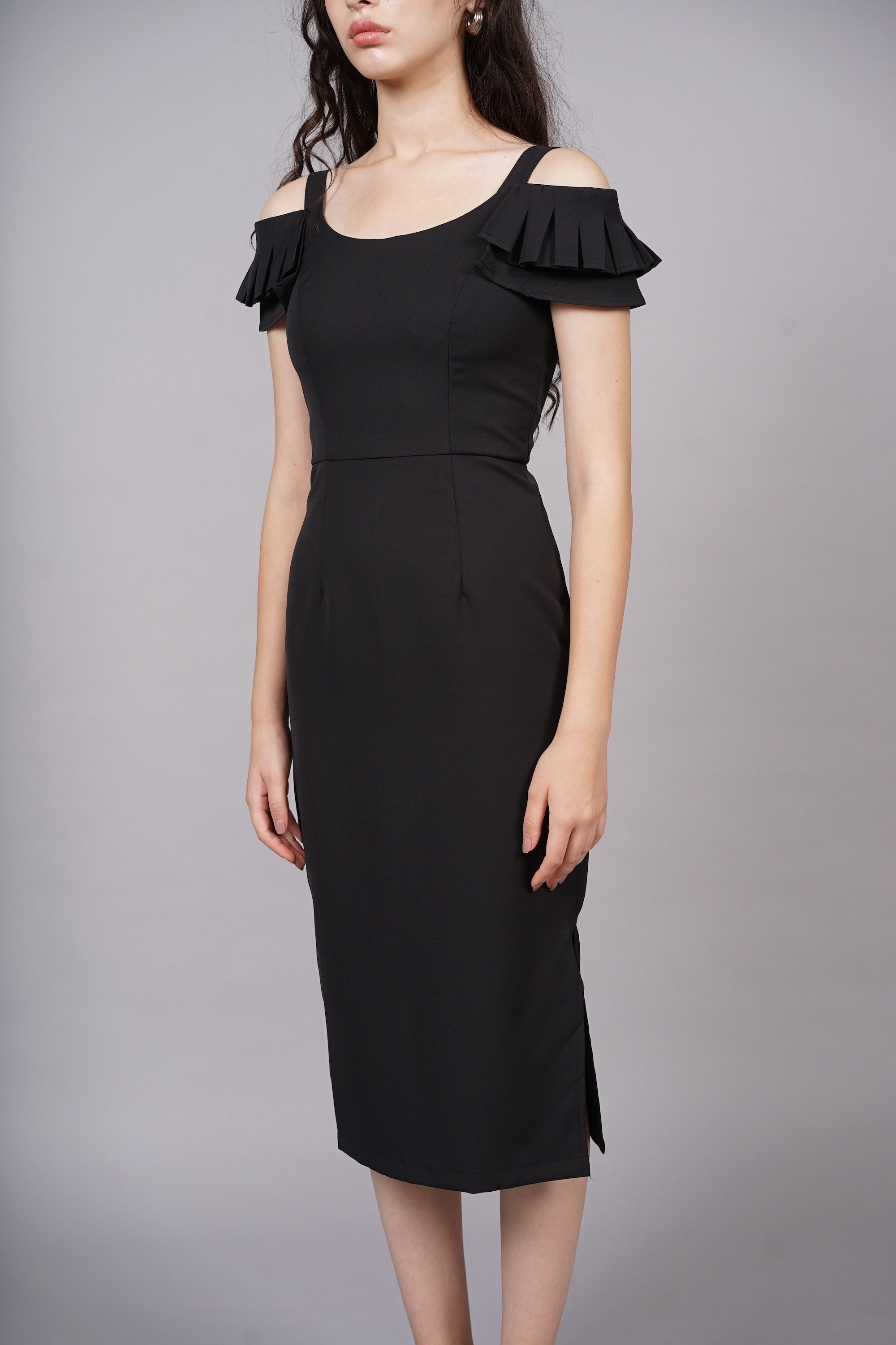 Noelle Midi Dress in Black