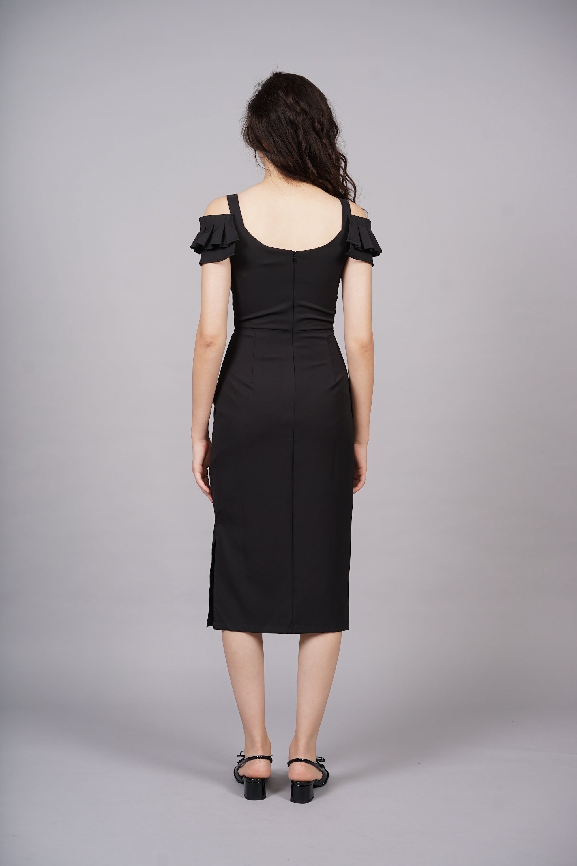 Noelle Midi Dress in Black