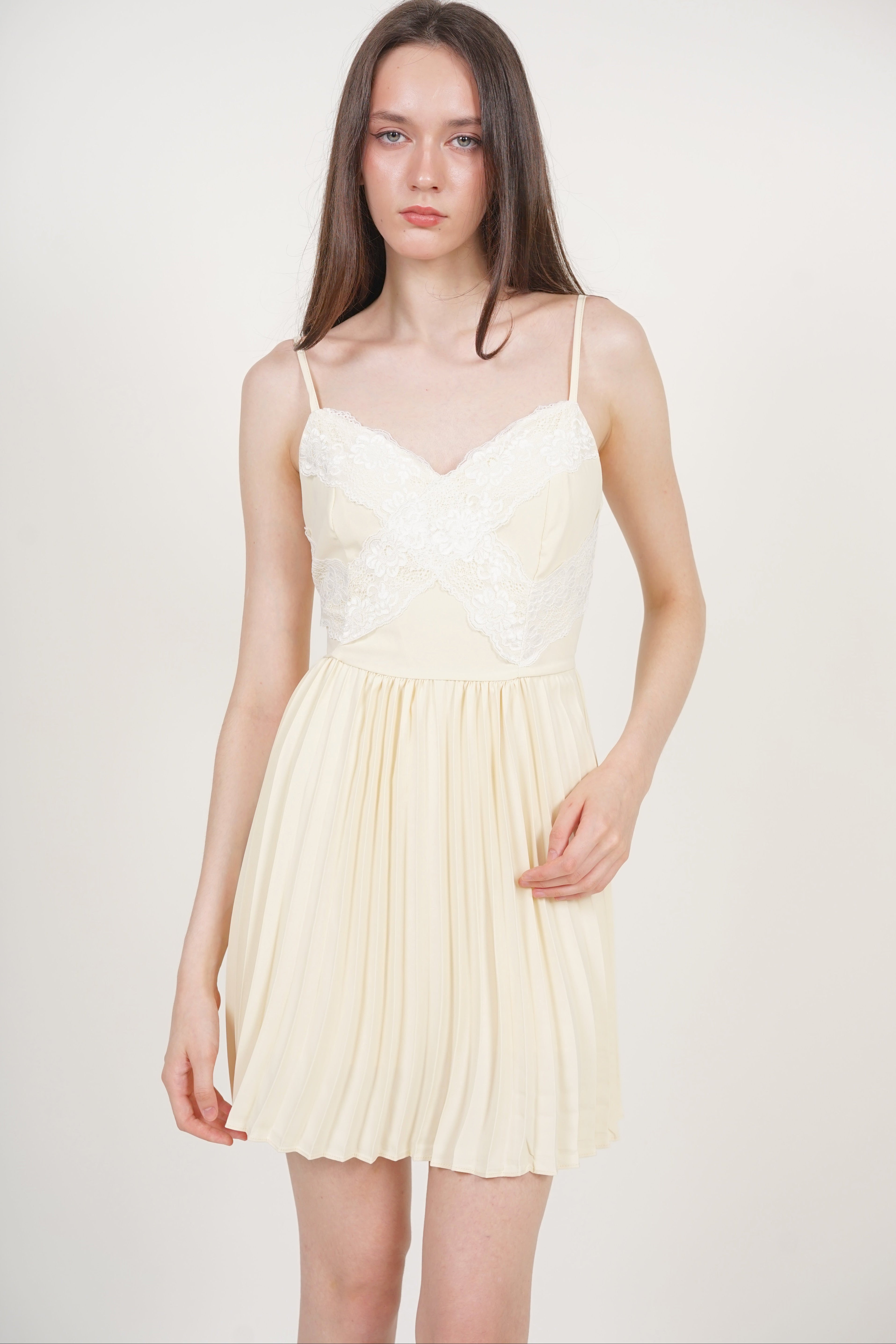 Cami Lace Pleated Romper in Buttercup
