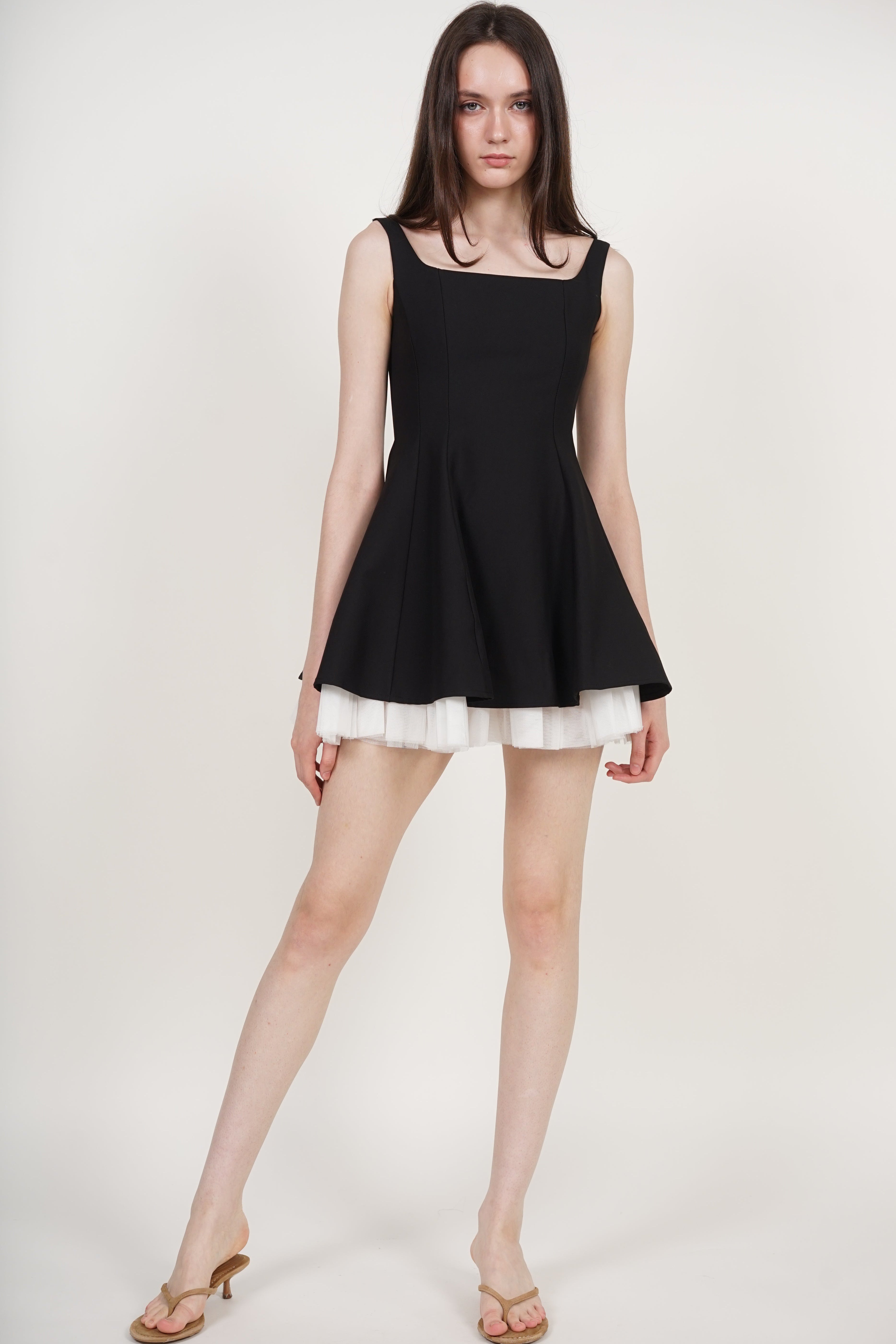 Sleeveless Contrast Mini Dress in Black