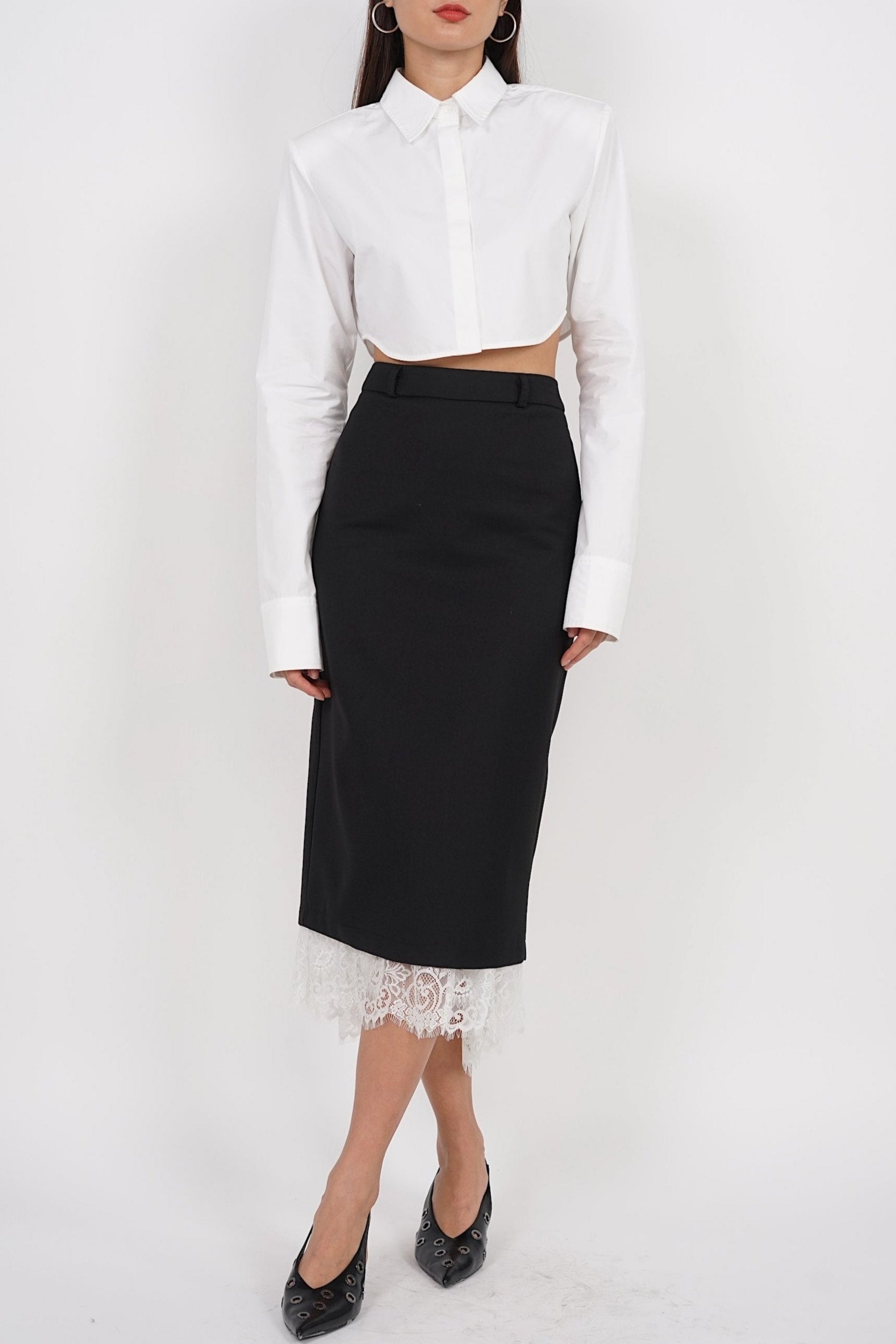 Dreamy Lace Skirt in Black