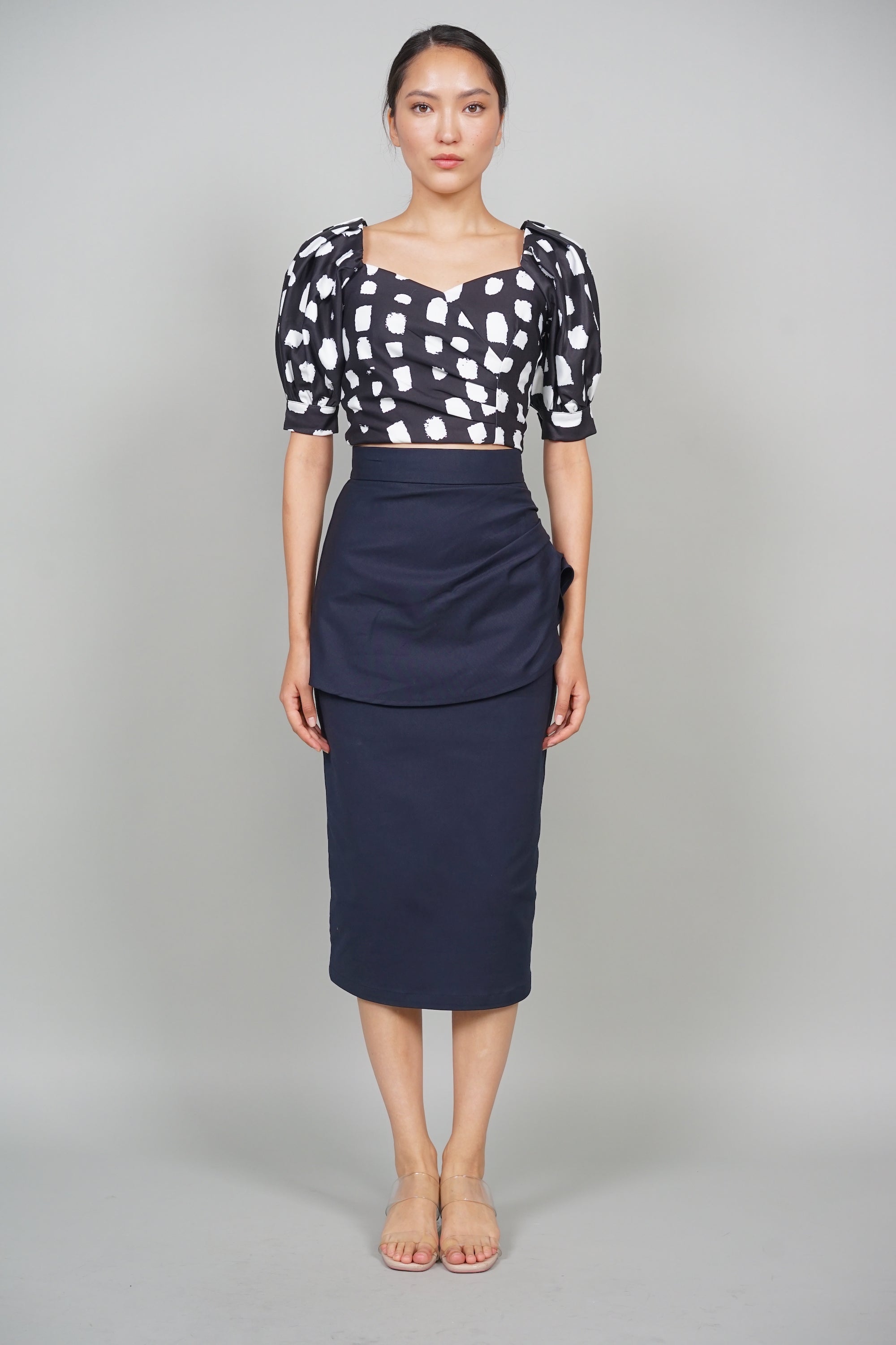 Vince Puffy Top in Black Abstract