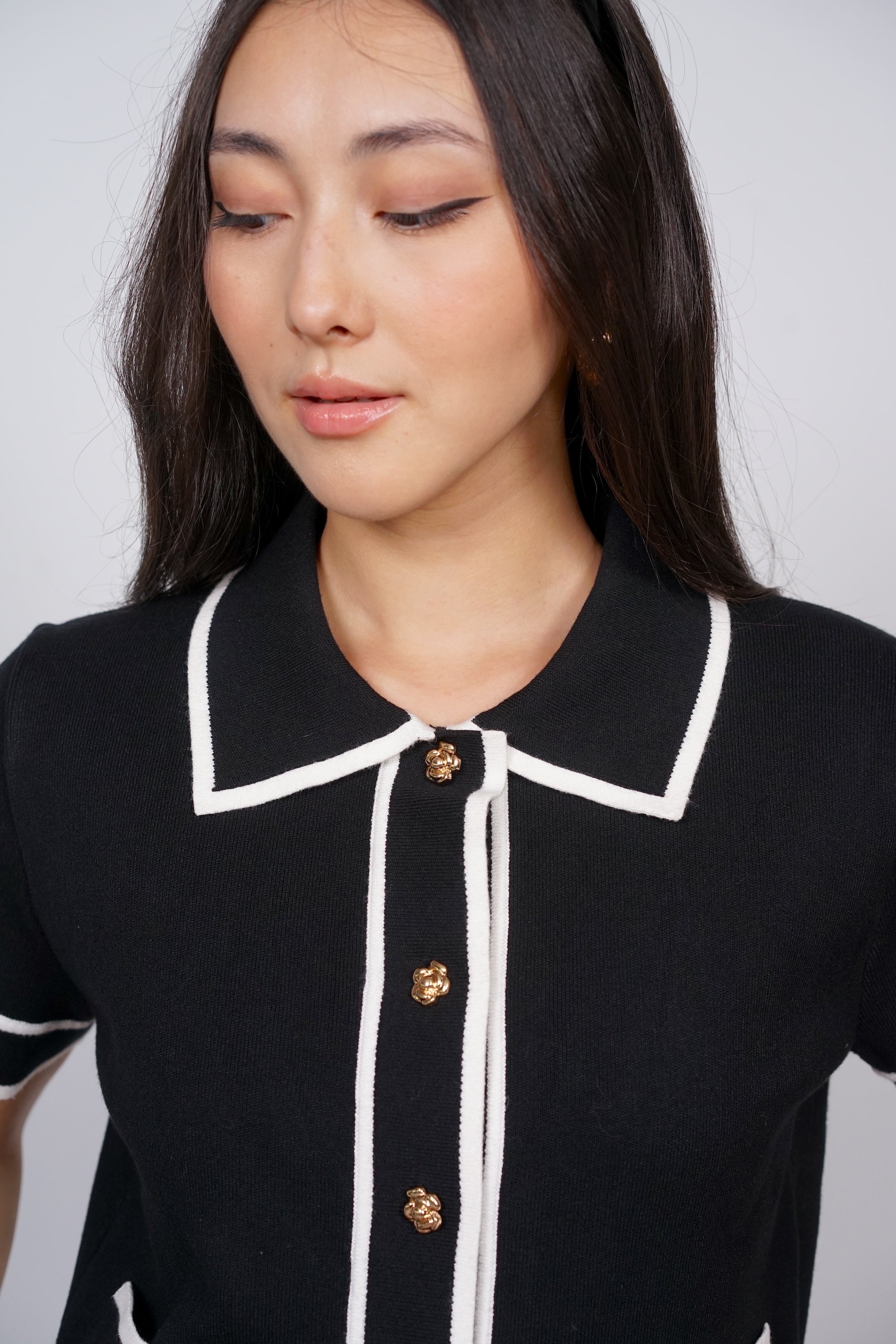 Camellia Contrast Knit Blouse in Monochrome