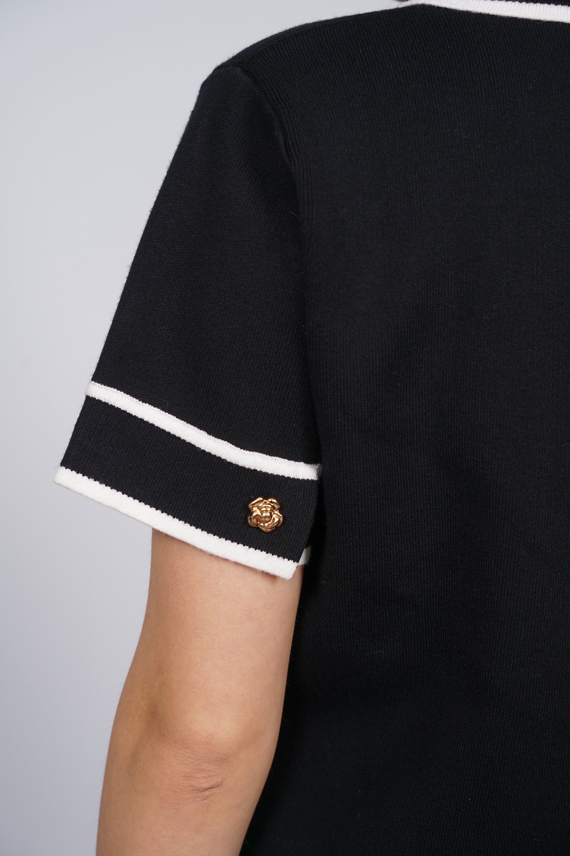 Camellia Contrast Knit Blouse in Monochrome