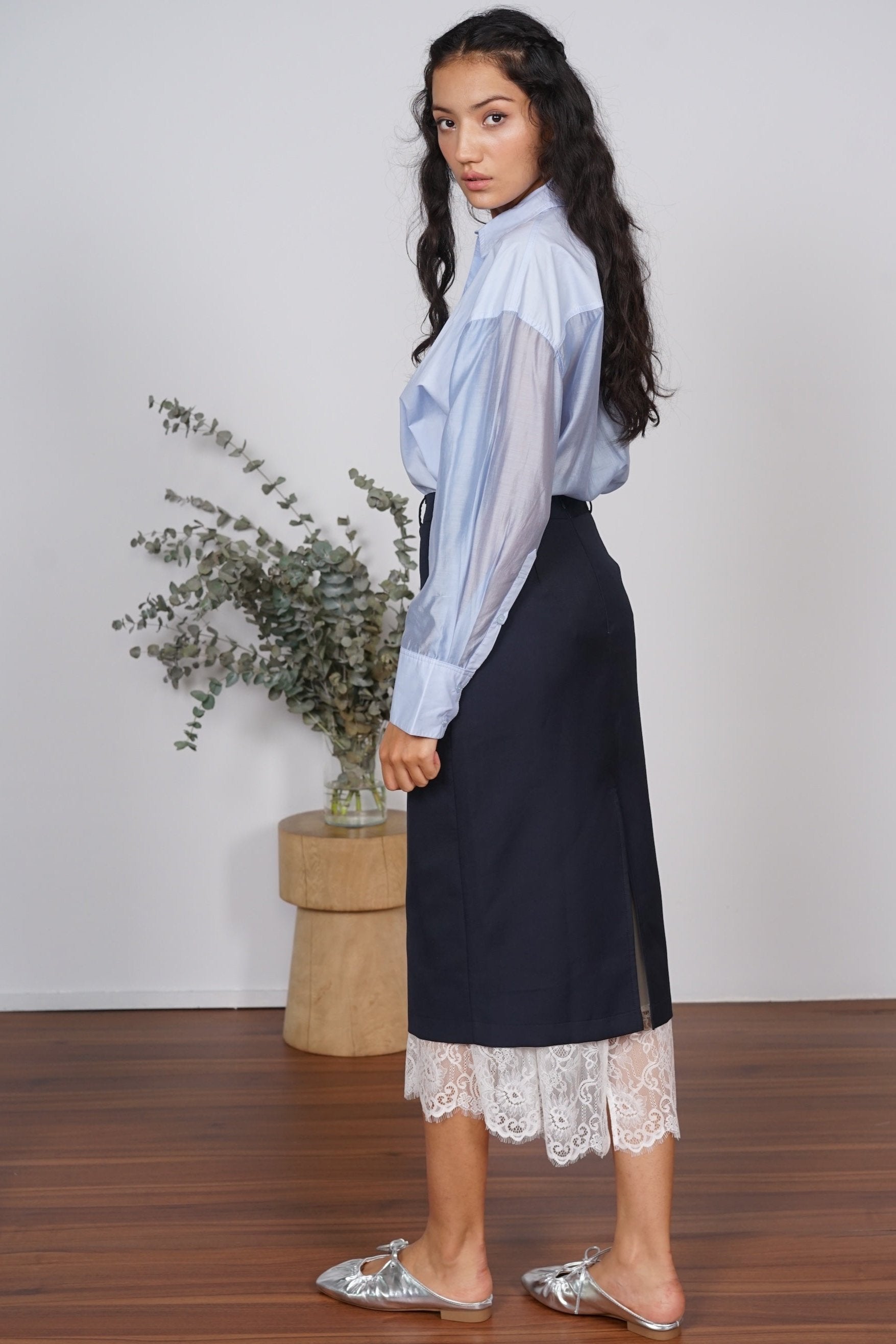 Dreamy Lace Skirt in Navy