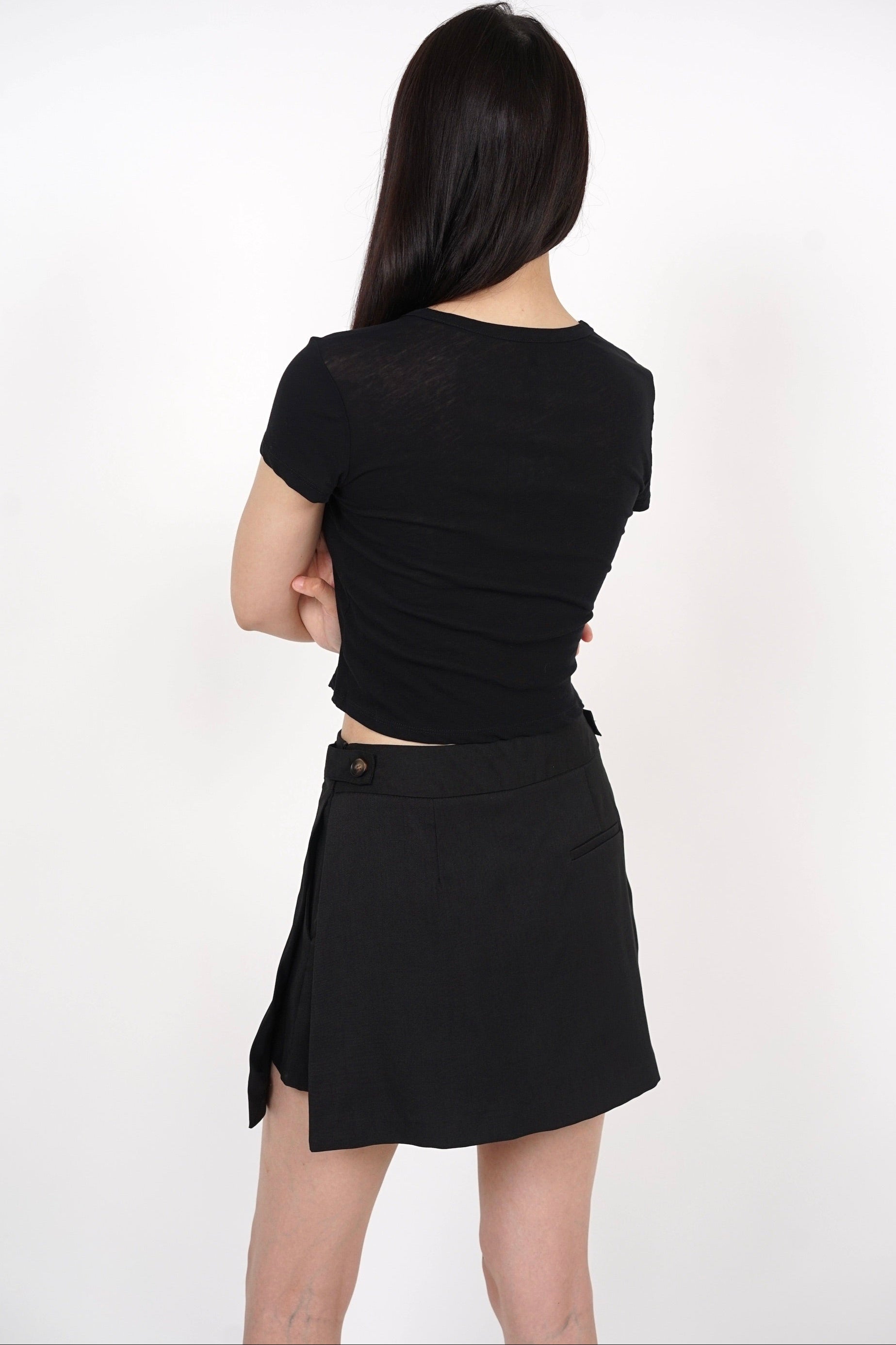 Loe Loe Skorts in Black