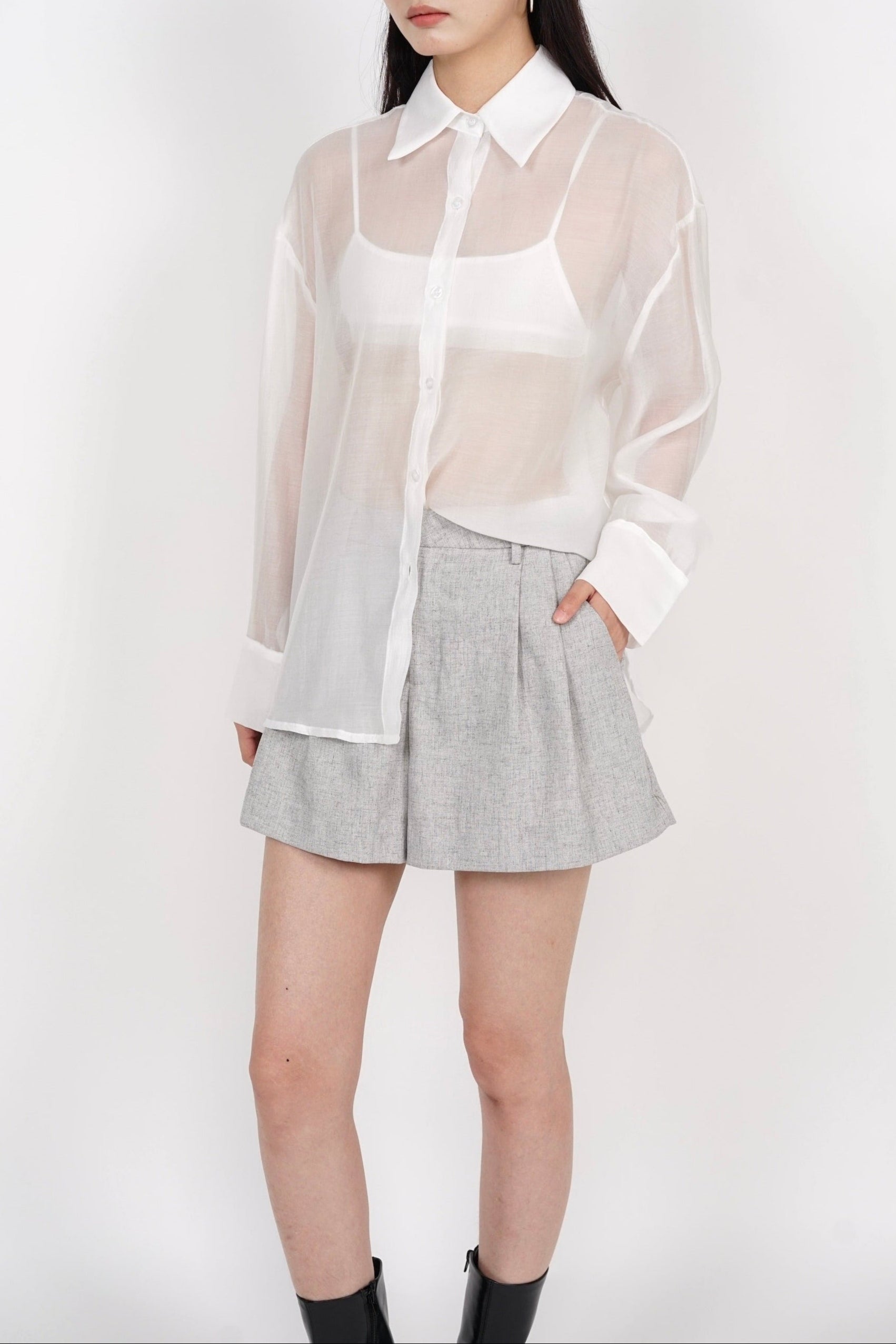 Flared Pleated Shorts in Oat