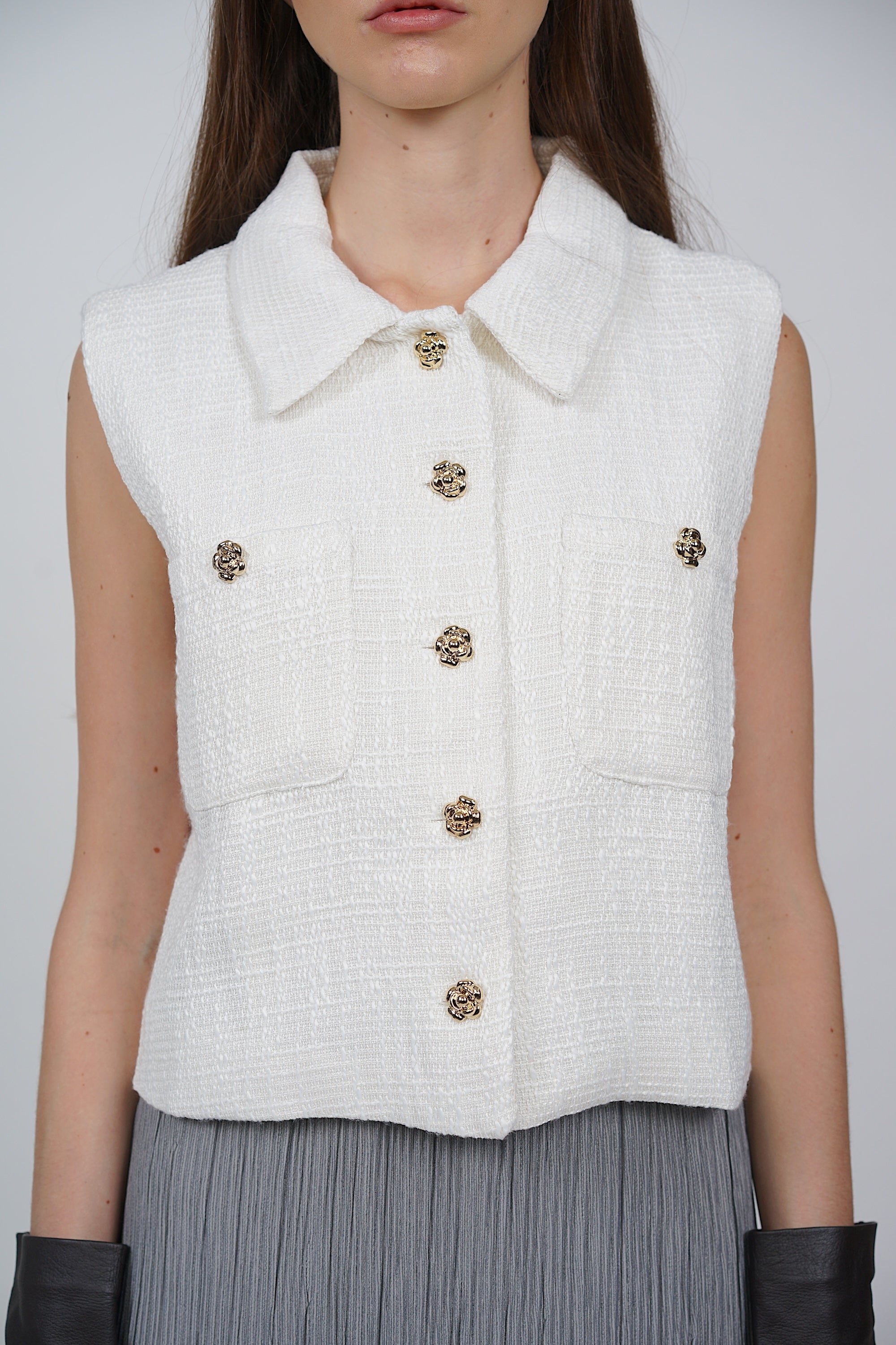 Buttoned Tweed Vest in White