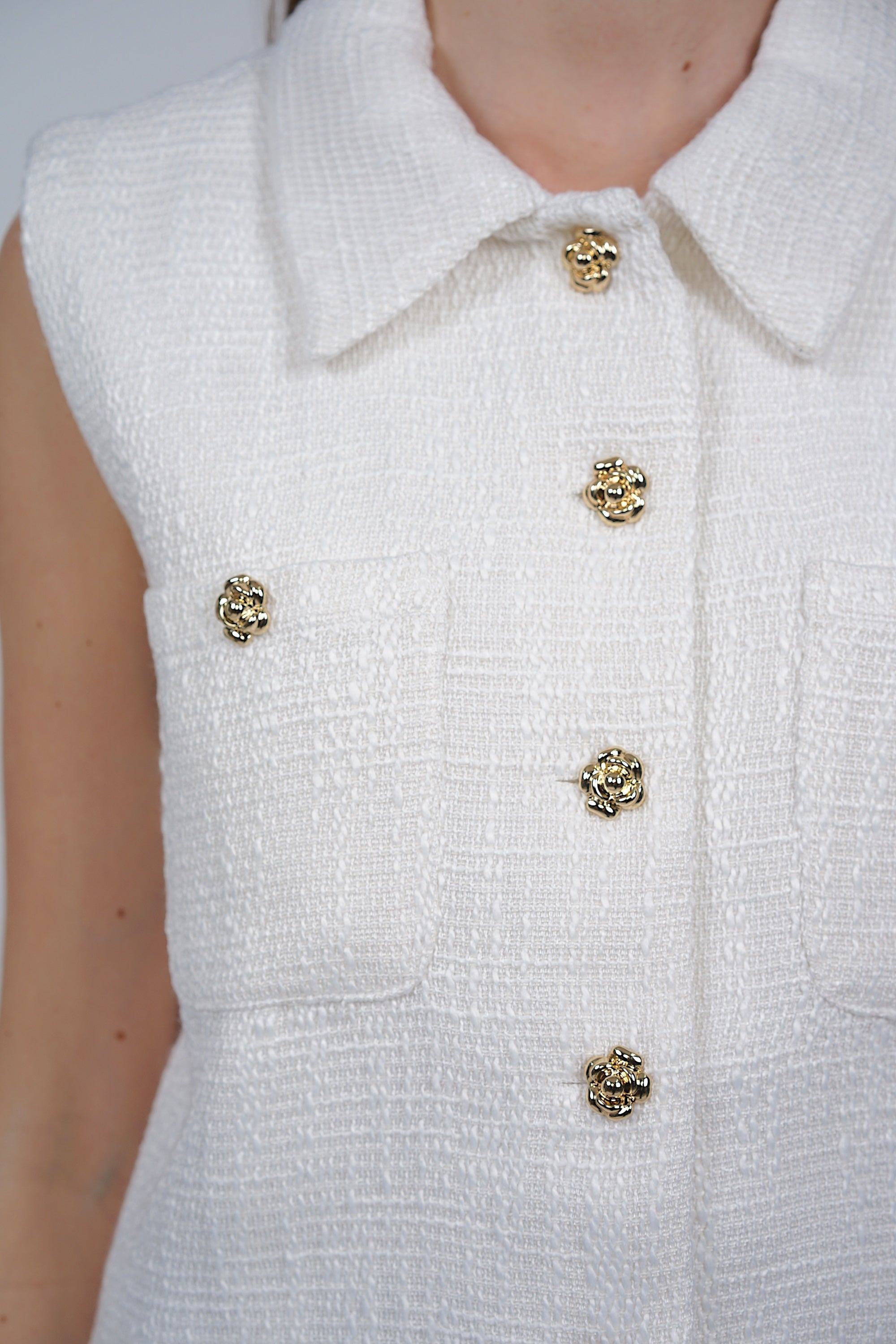 Buttoned Tweed Vest in White