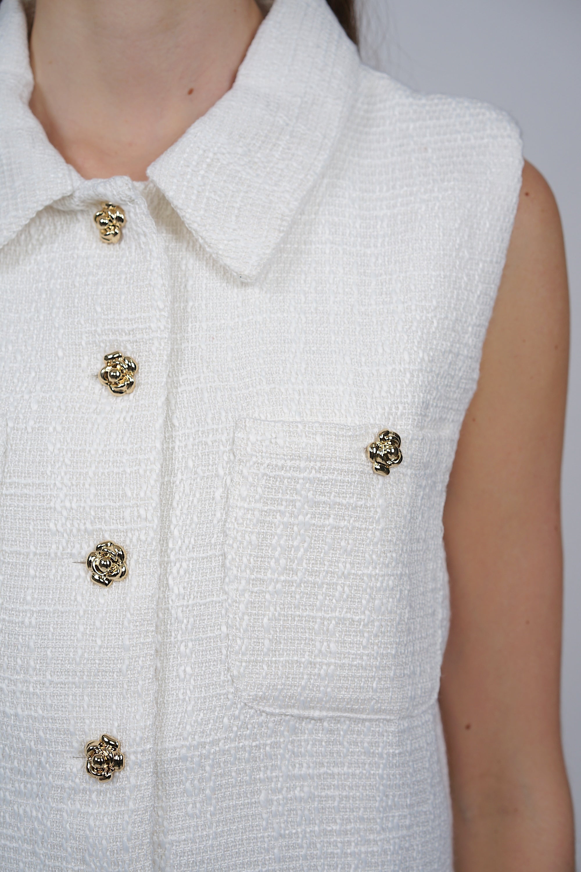 Buttoned Tweed Vest in White