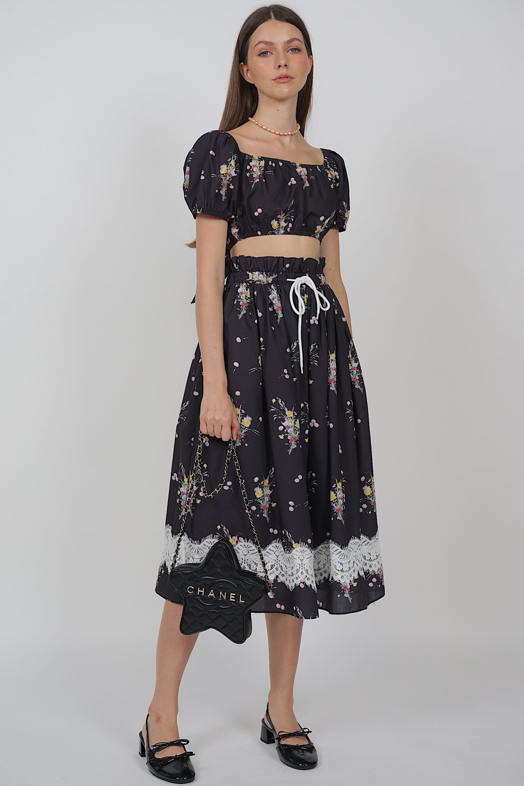 Gathered Elastic Waist Skirt in Black Floral