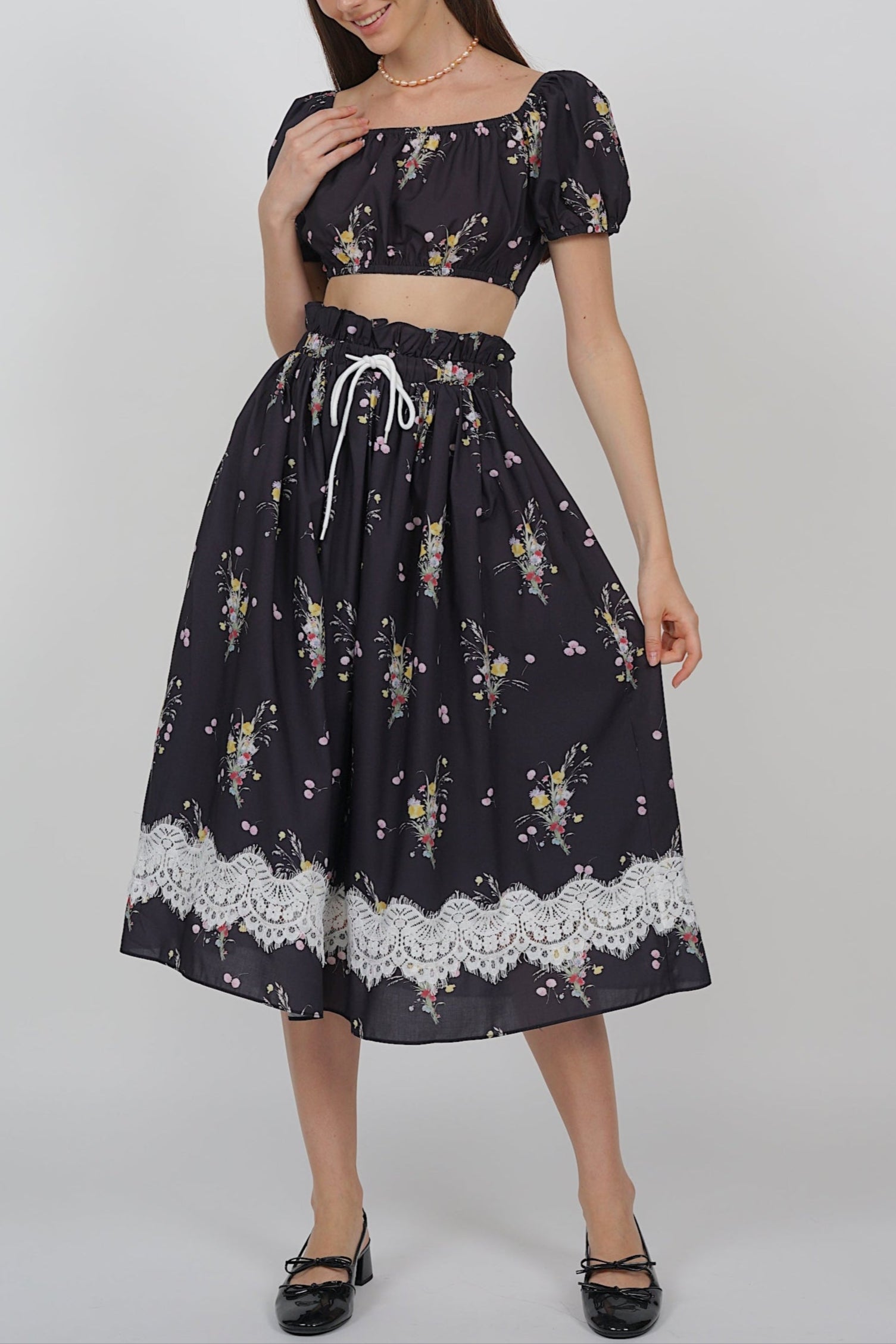 Gathered Elastic Waist Skirt in Black Floral