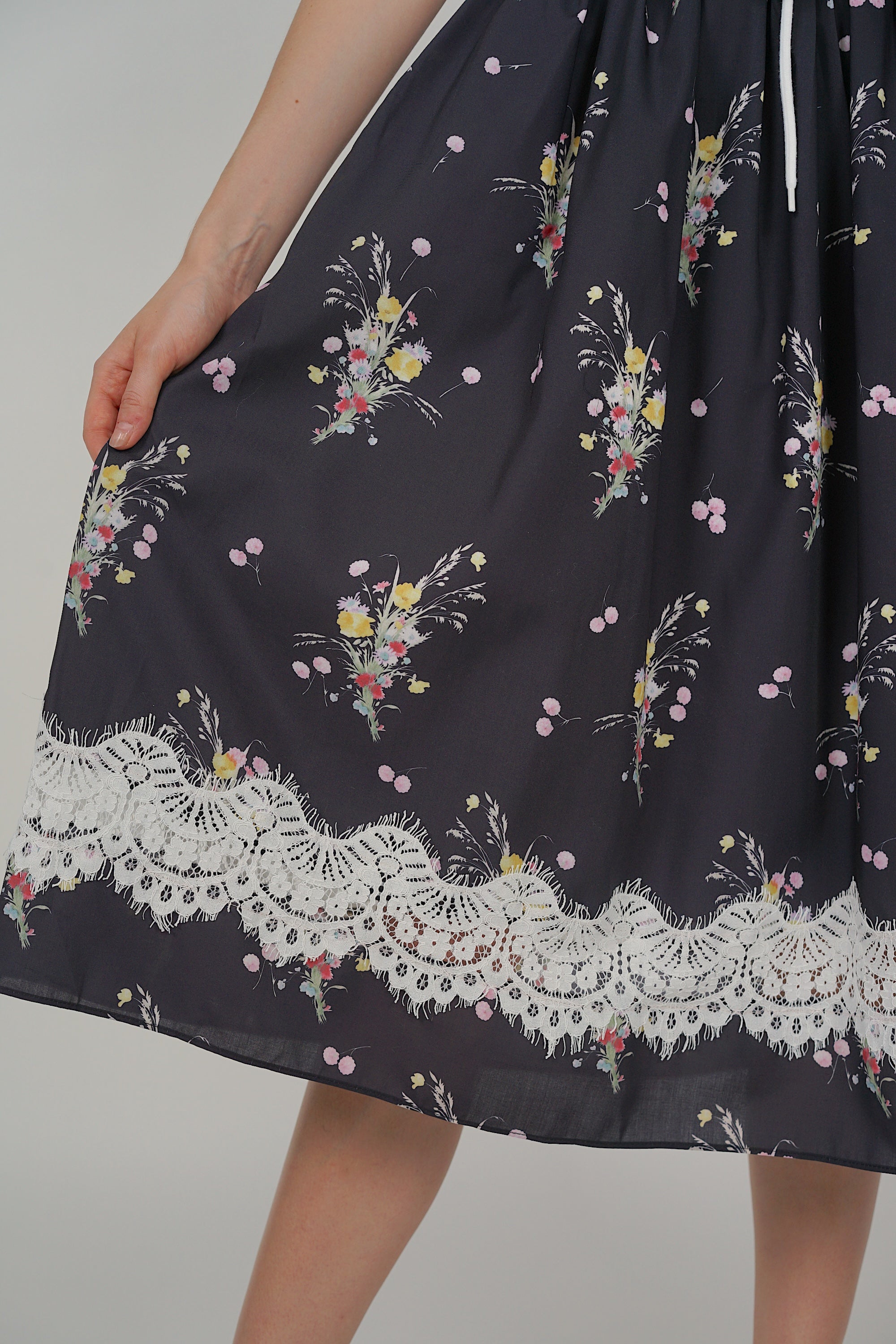 Gathered Elastic Waist Skirt in Black Floral