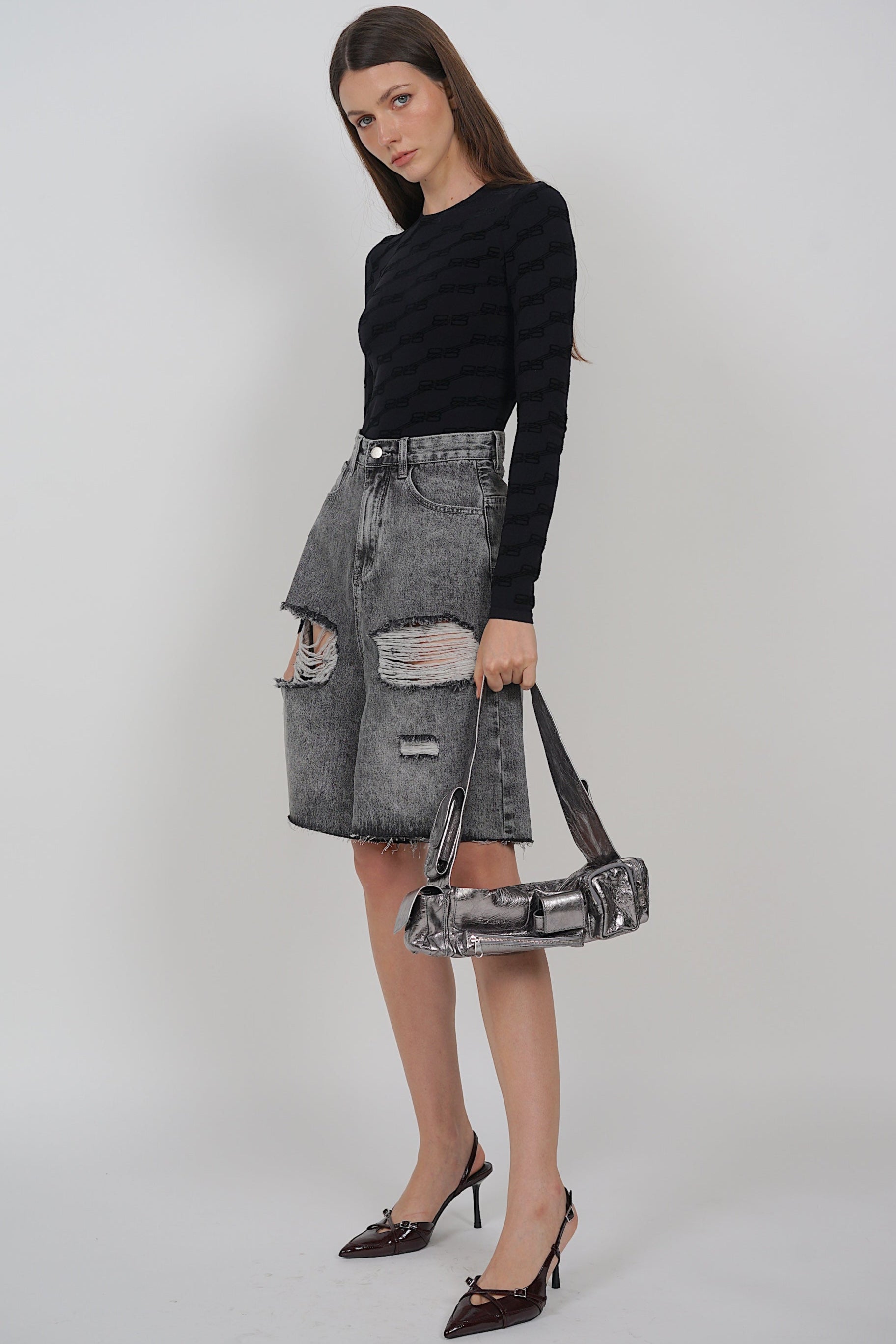 Distressed Bermuda Denim Jeans in Washed Grey