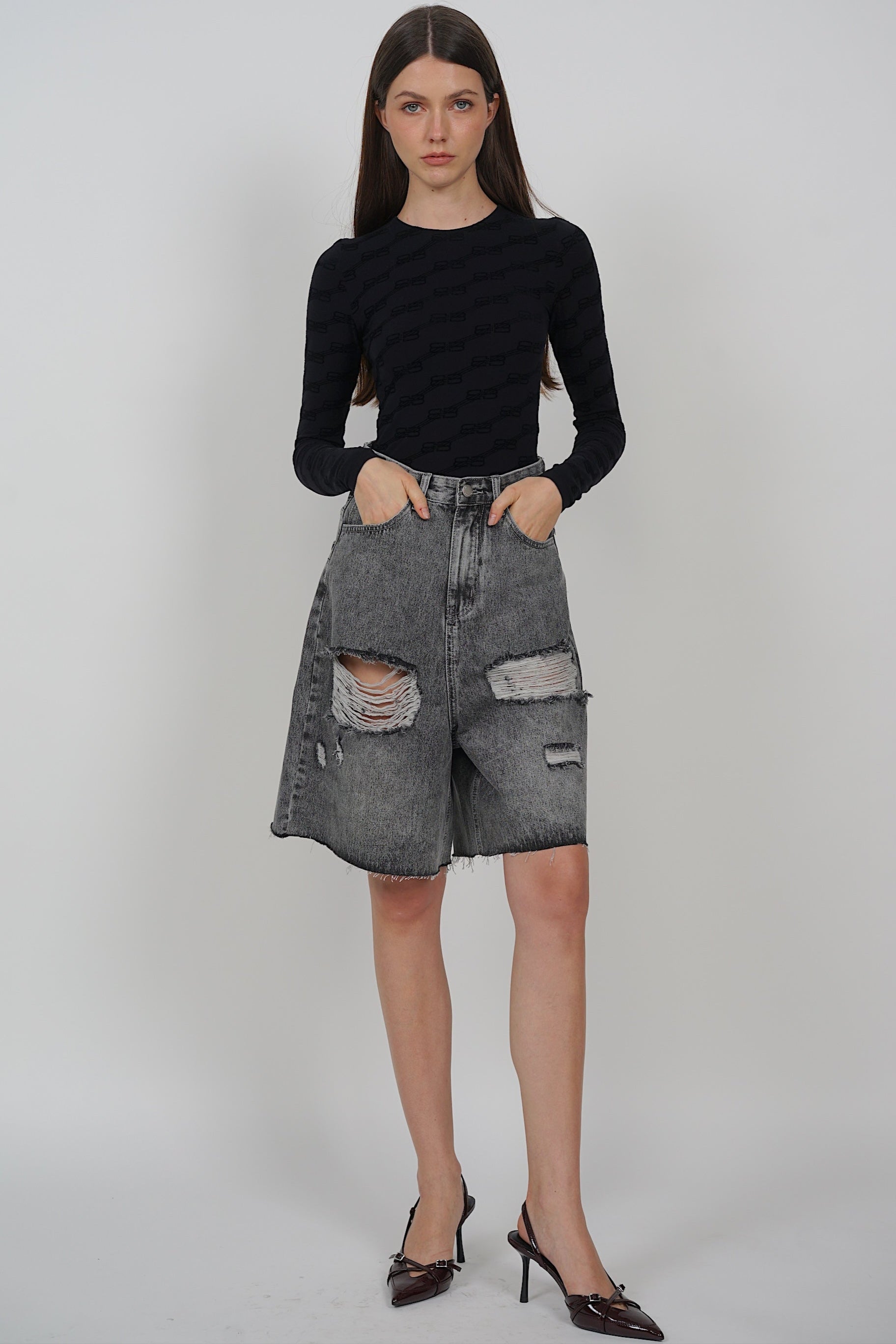 Distressed Bermuda Denim Jeans in Washed Grey