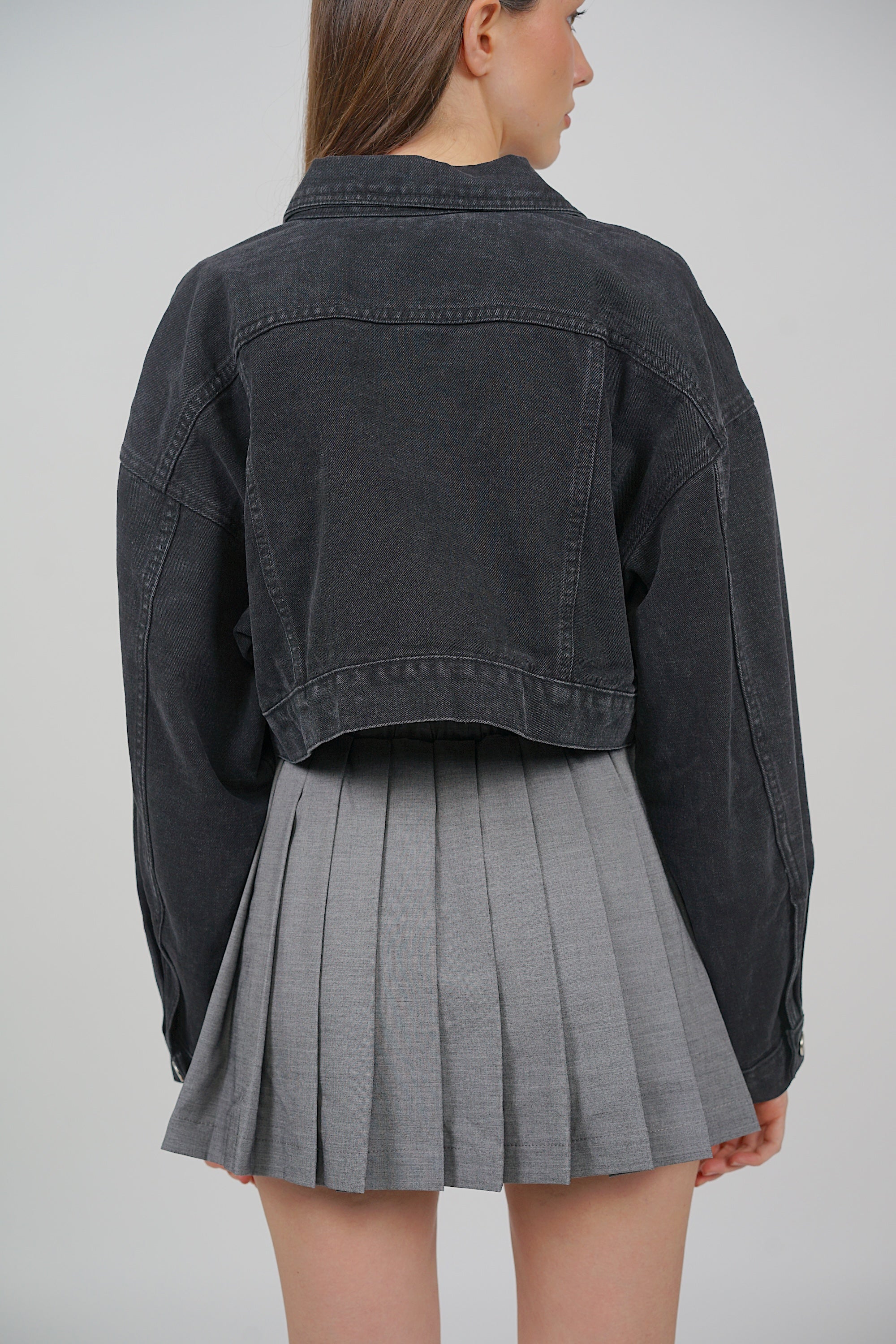 Relaxed Cropped Denim Jacket in Black