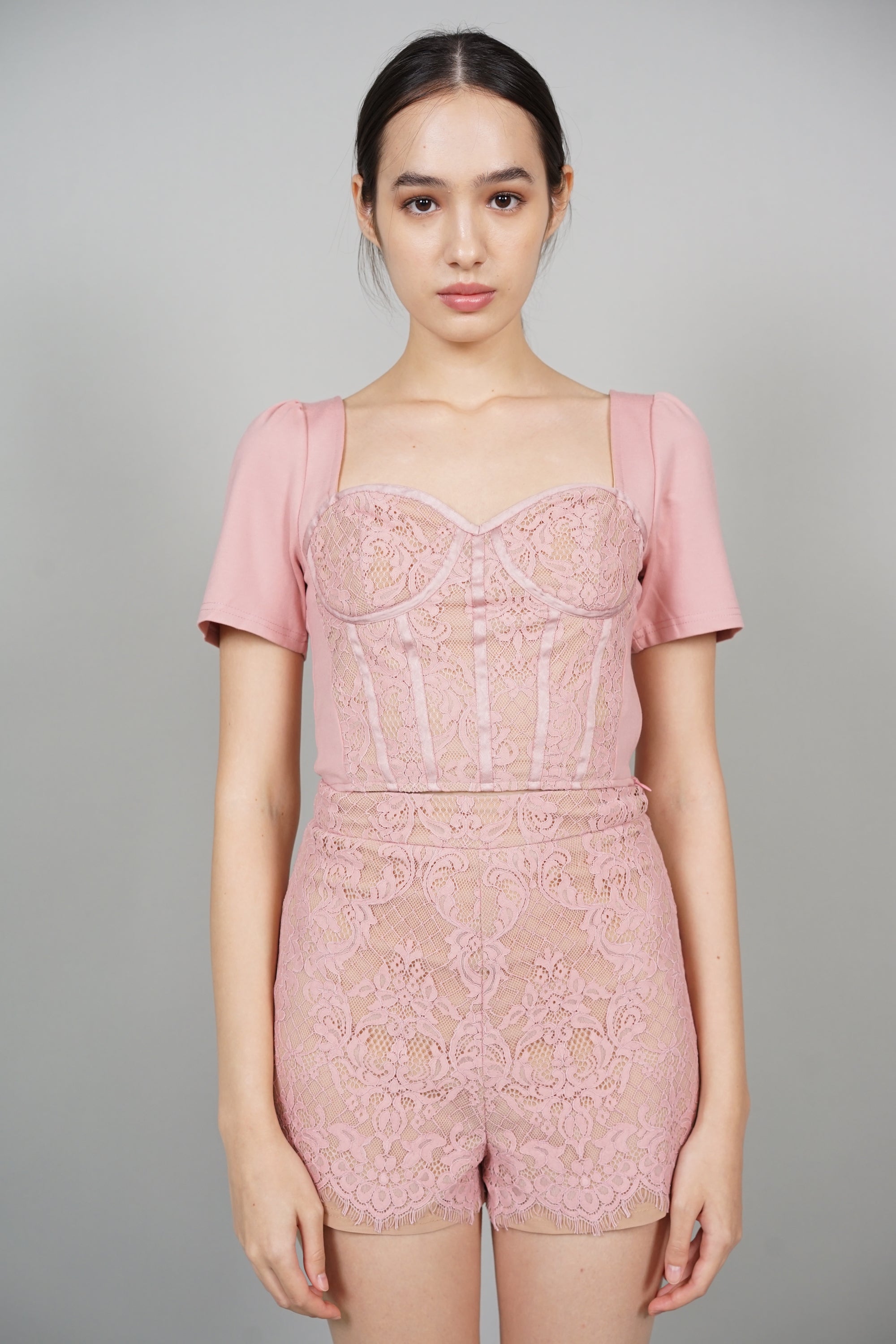 Zavey Lace Shorts in Pink
