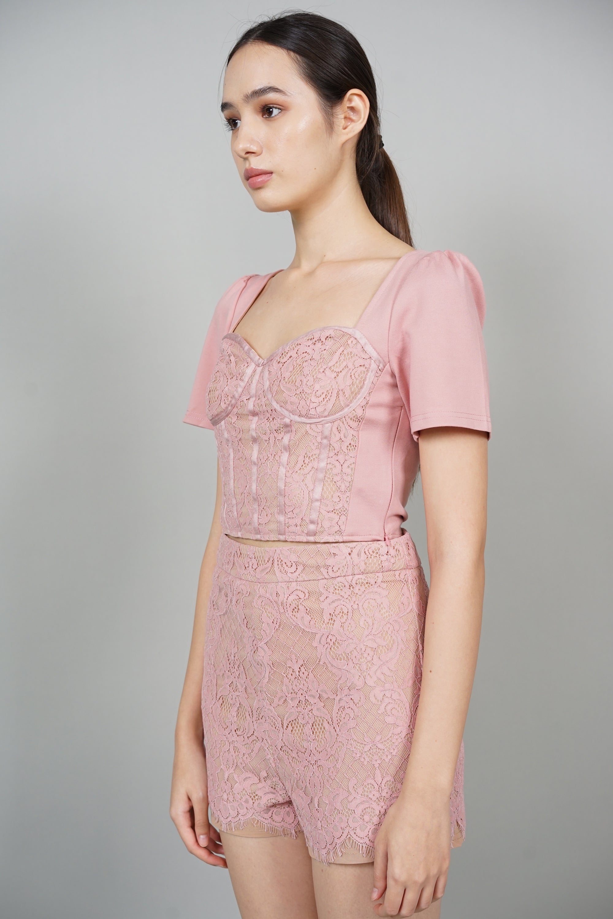 Zavey Lace Shorts in Pink