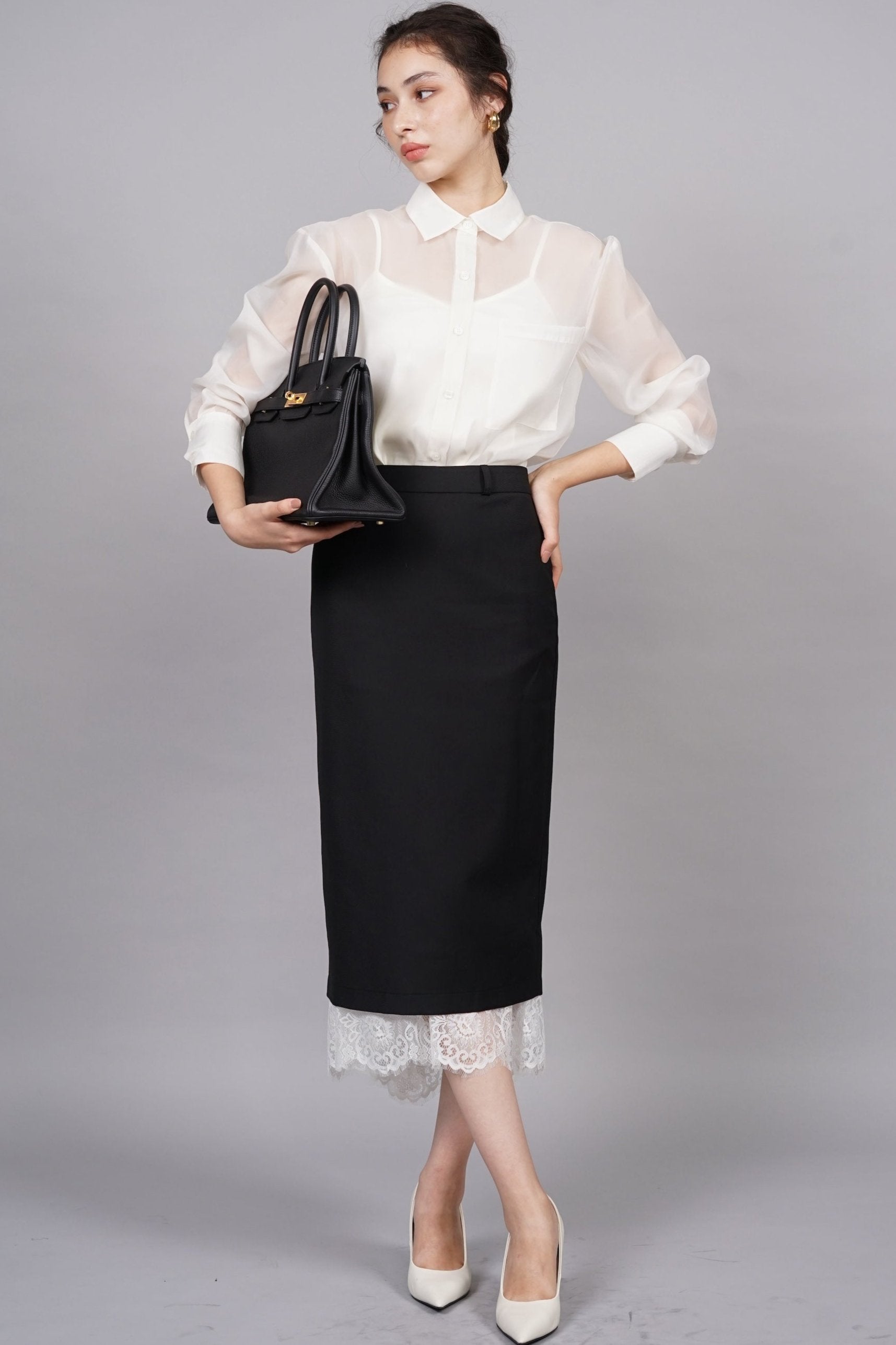 Dreamy Lace Skirt in Black