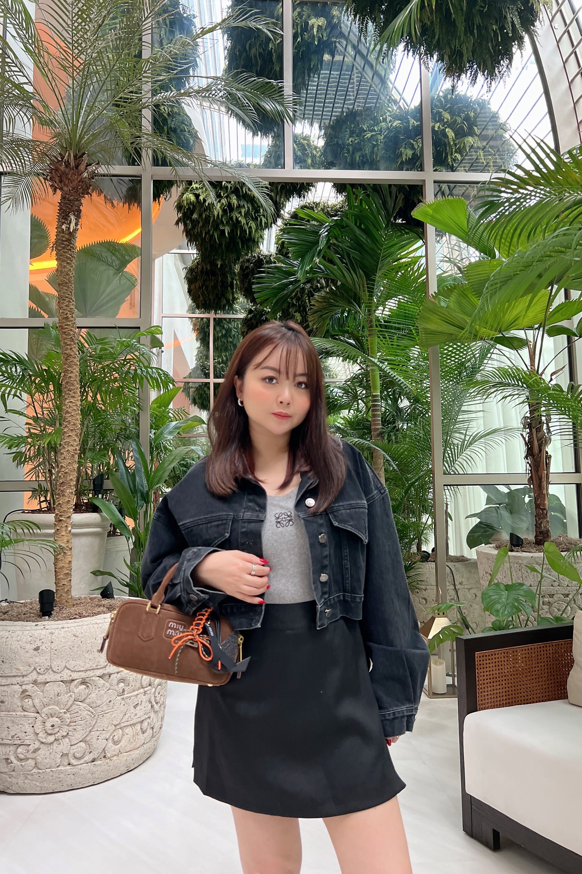 Relaxed Cropped Denim Jacket in Black