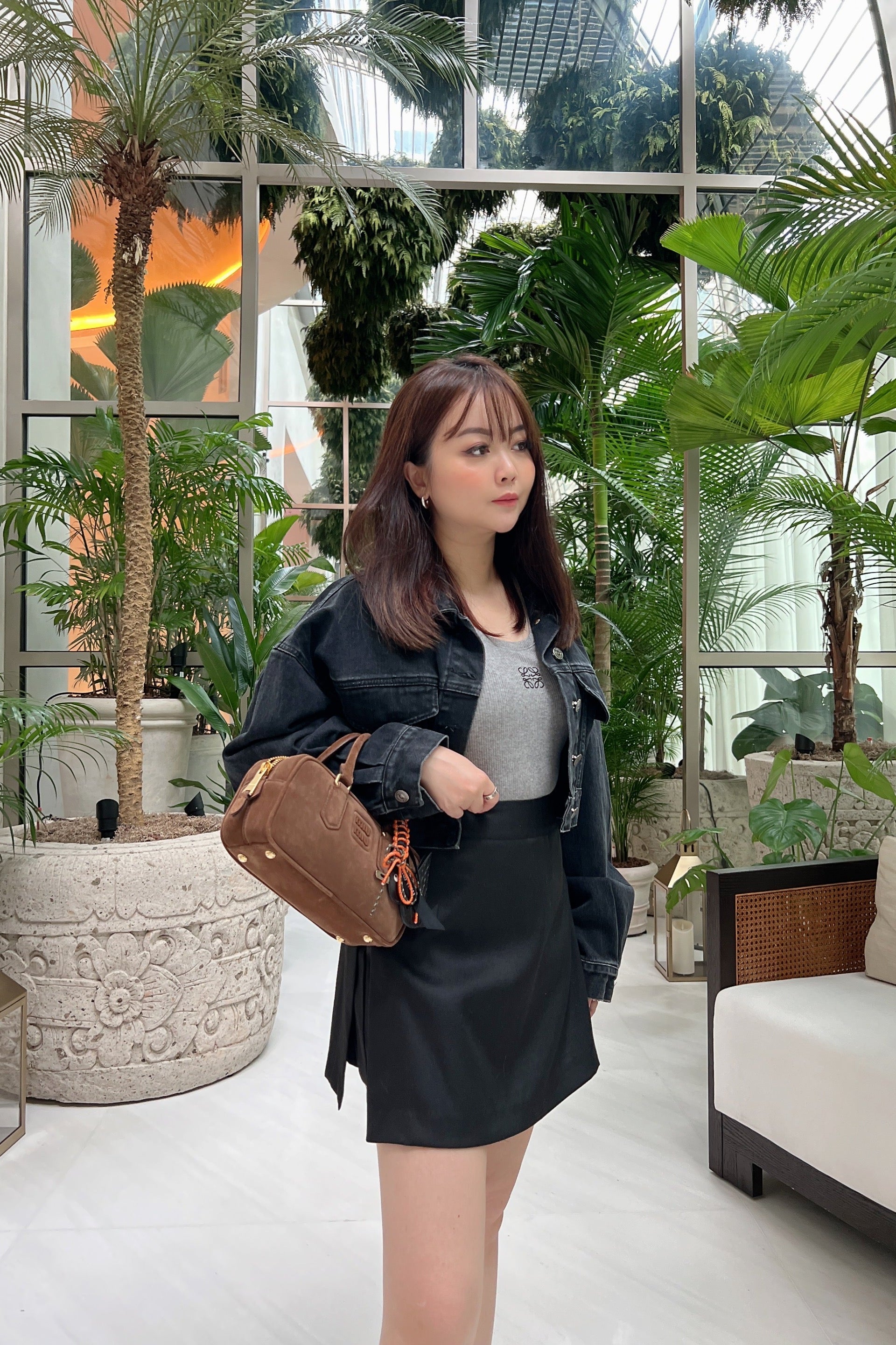 Relaxed Cropped Denim Jacket in Black