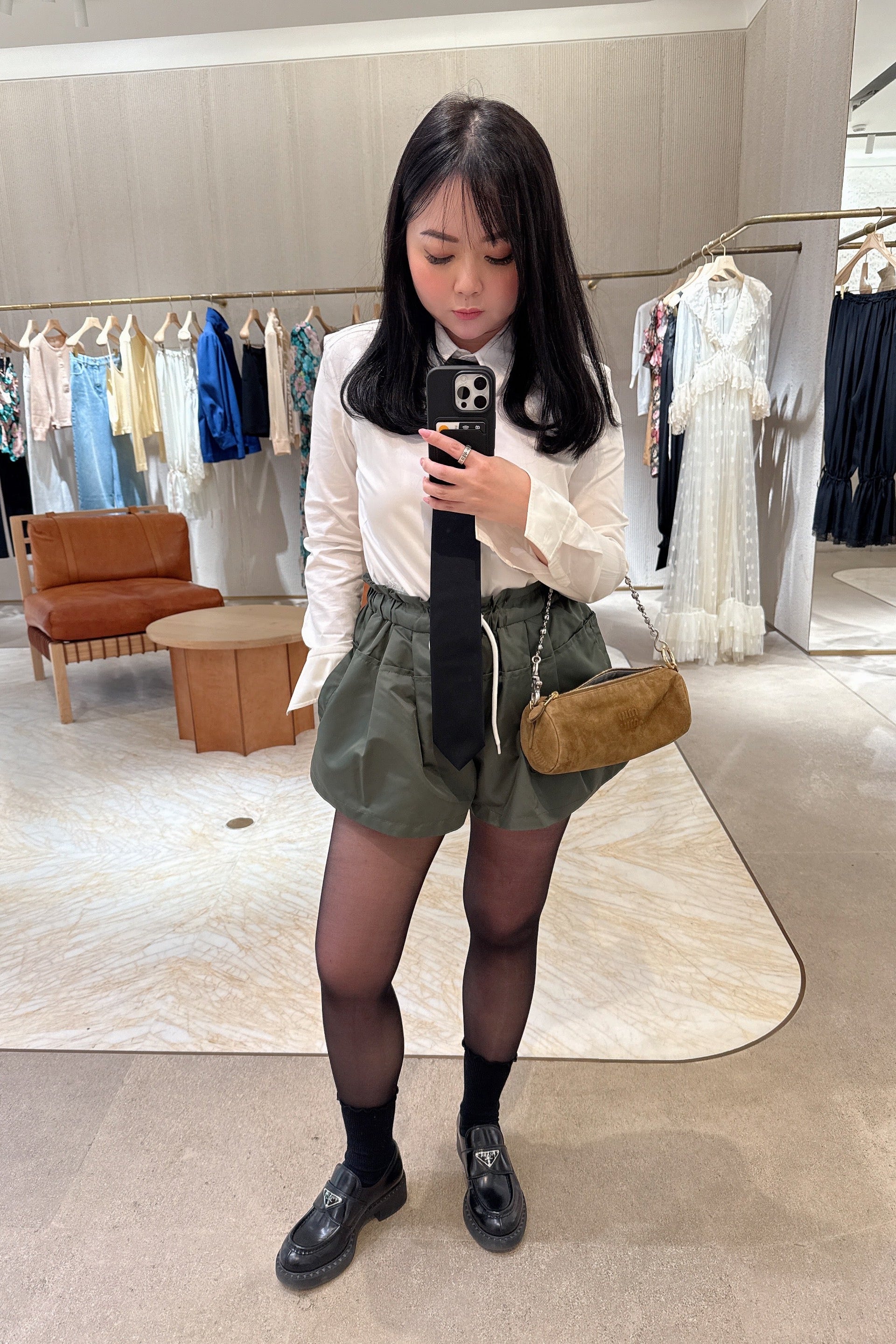 Drawstring Waist Shorts in Army Green