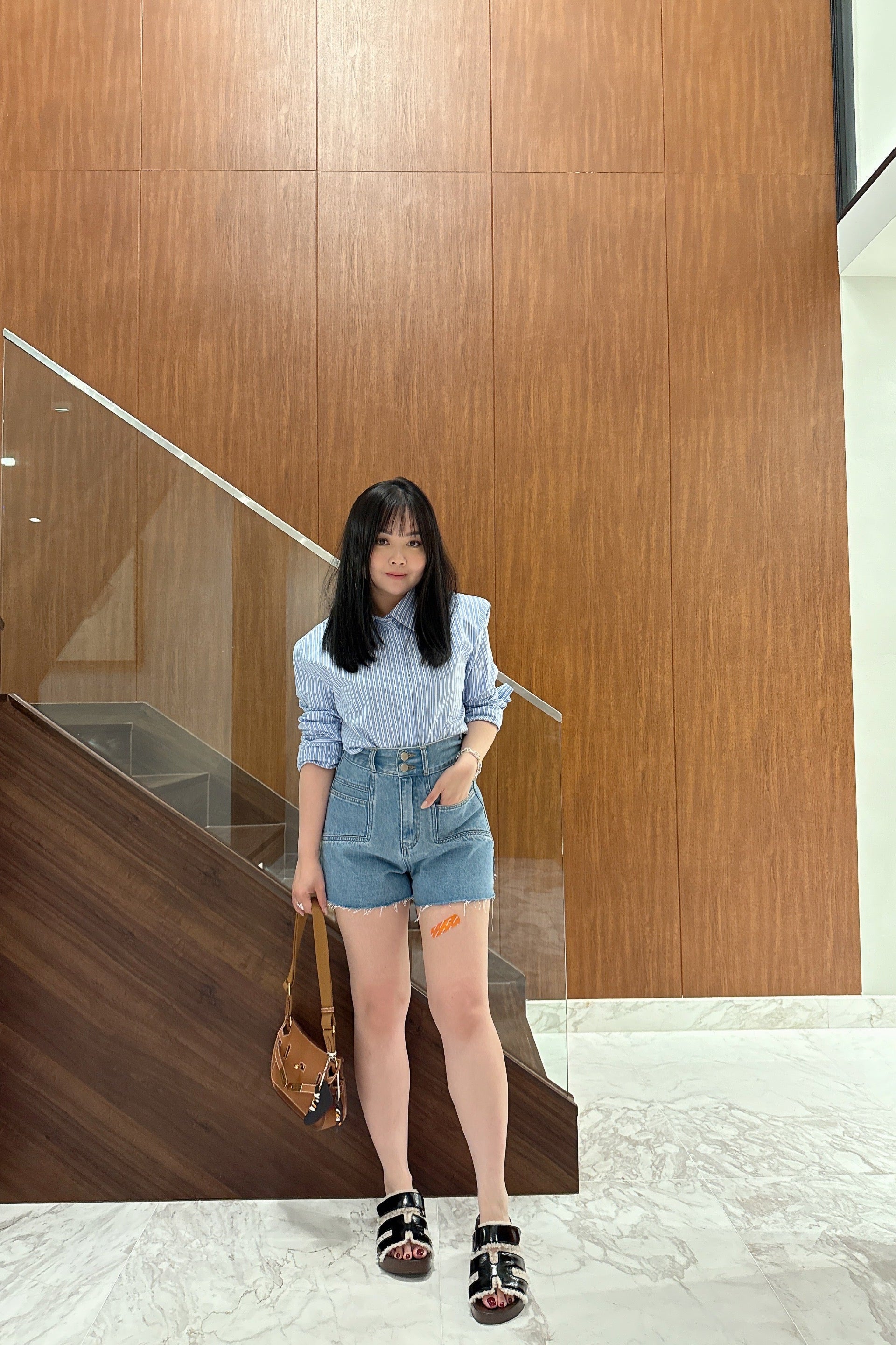 High-Waist Double Button Shorts in Washed Blue