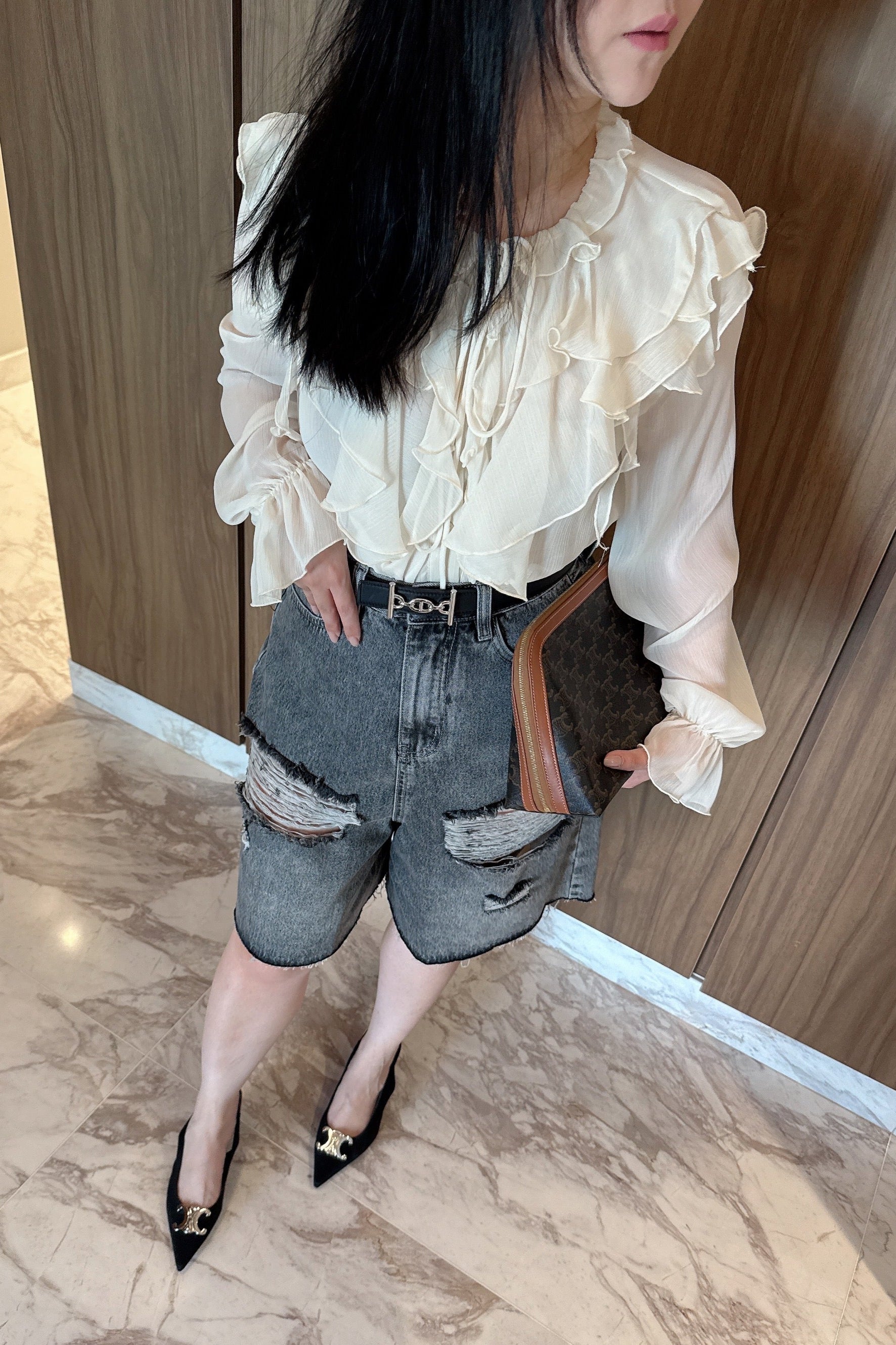 Distressed Bermuda Denim Jeans in Washed Grey