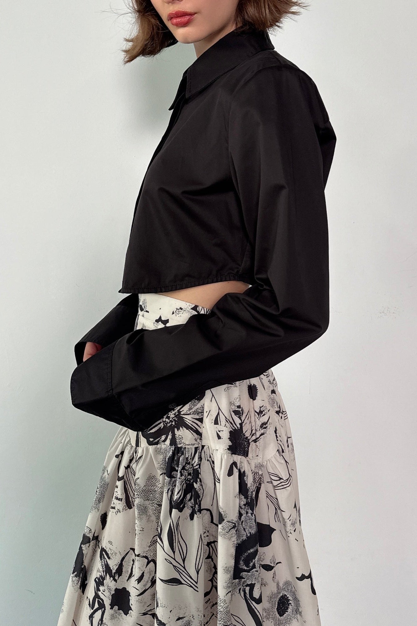 Cropped Collar Shirt in Black