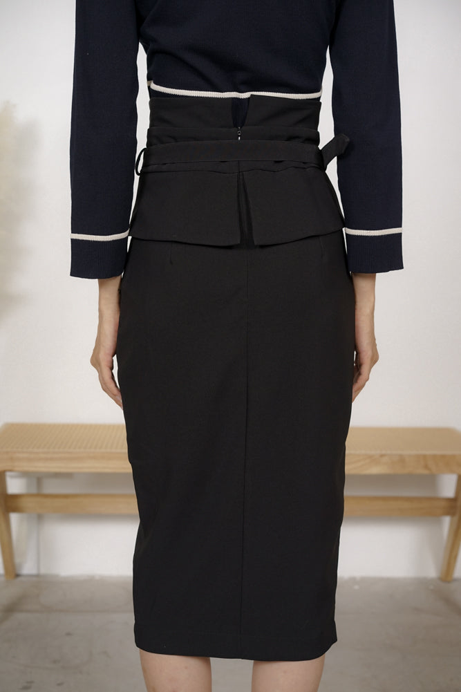 Oifa Buckled Midi Skirt in Black