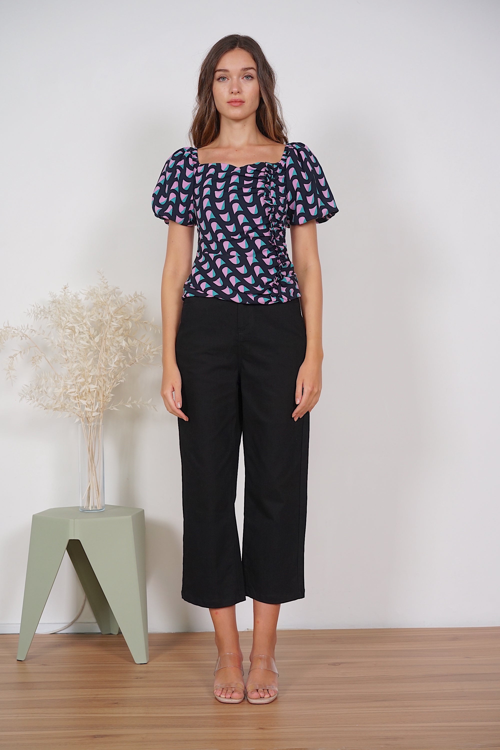 Liza Gathered Puffy Top in Black Purple Abstract