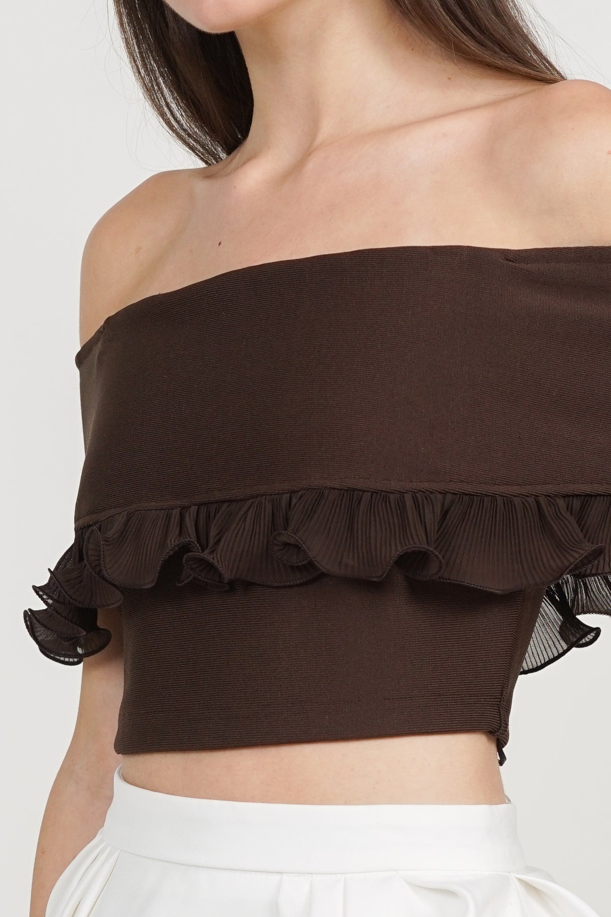 Off-Shoulder Ruffled Frill-Hem Top in Cafe