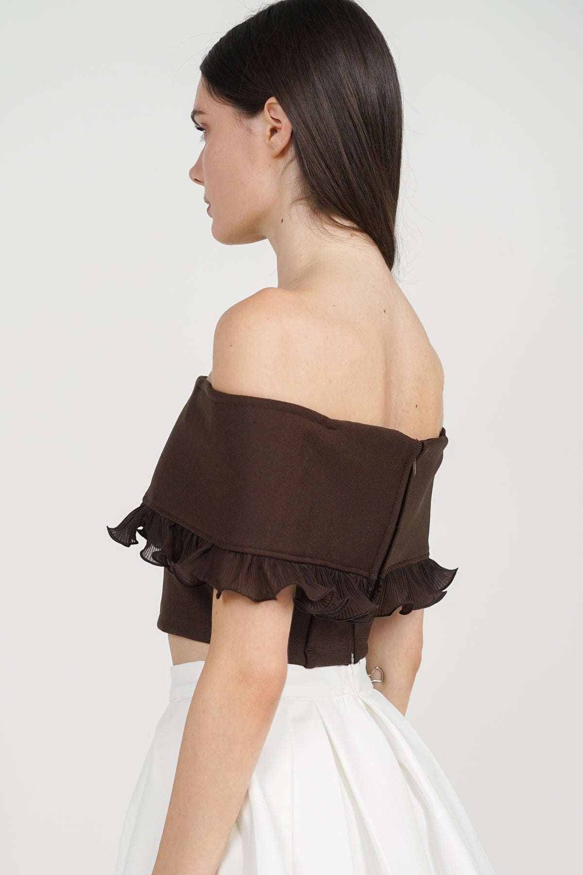 Off-Shoulder Ruffled Frill-Hem Top in Cafe