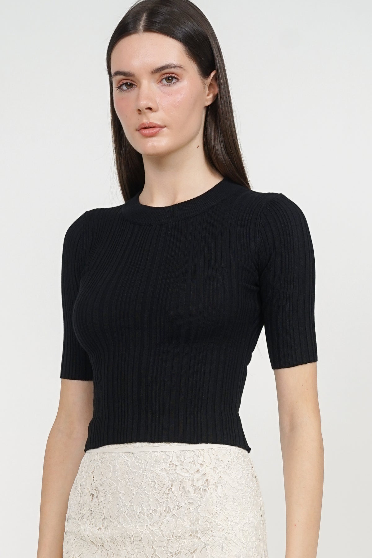 Round Neck Ribbed Knit Top in Black