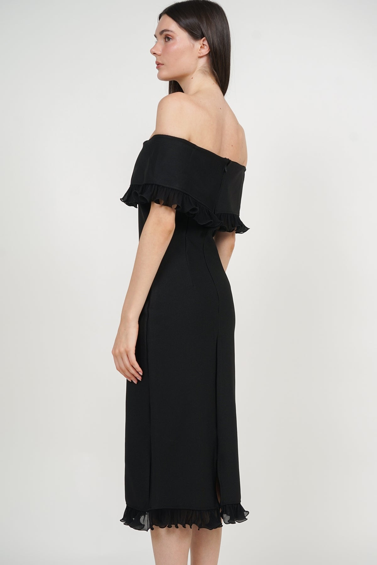 Off-Shoulder Ruffled Frill-Hem Dress in Black