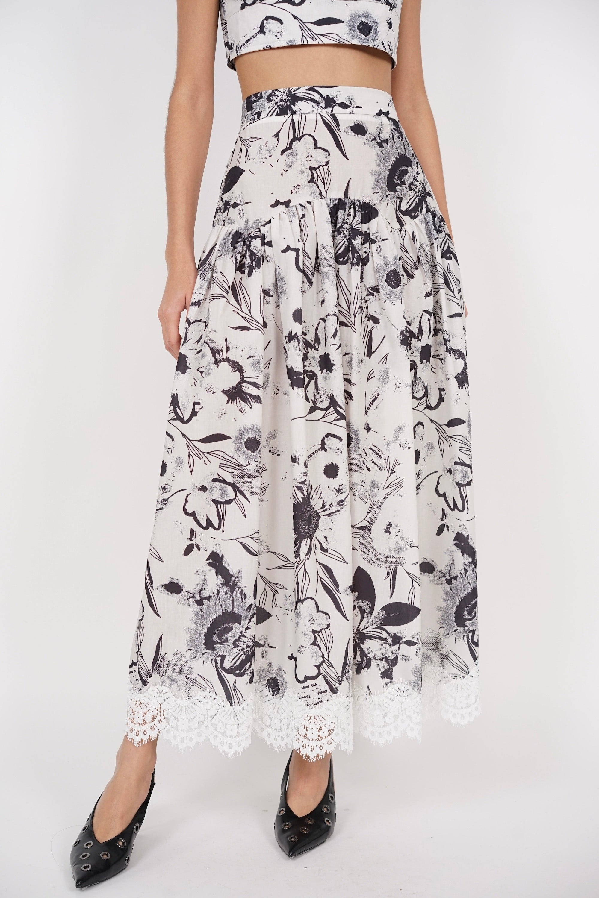 Flare Lace Trim Skirt in White Floral