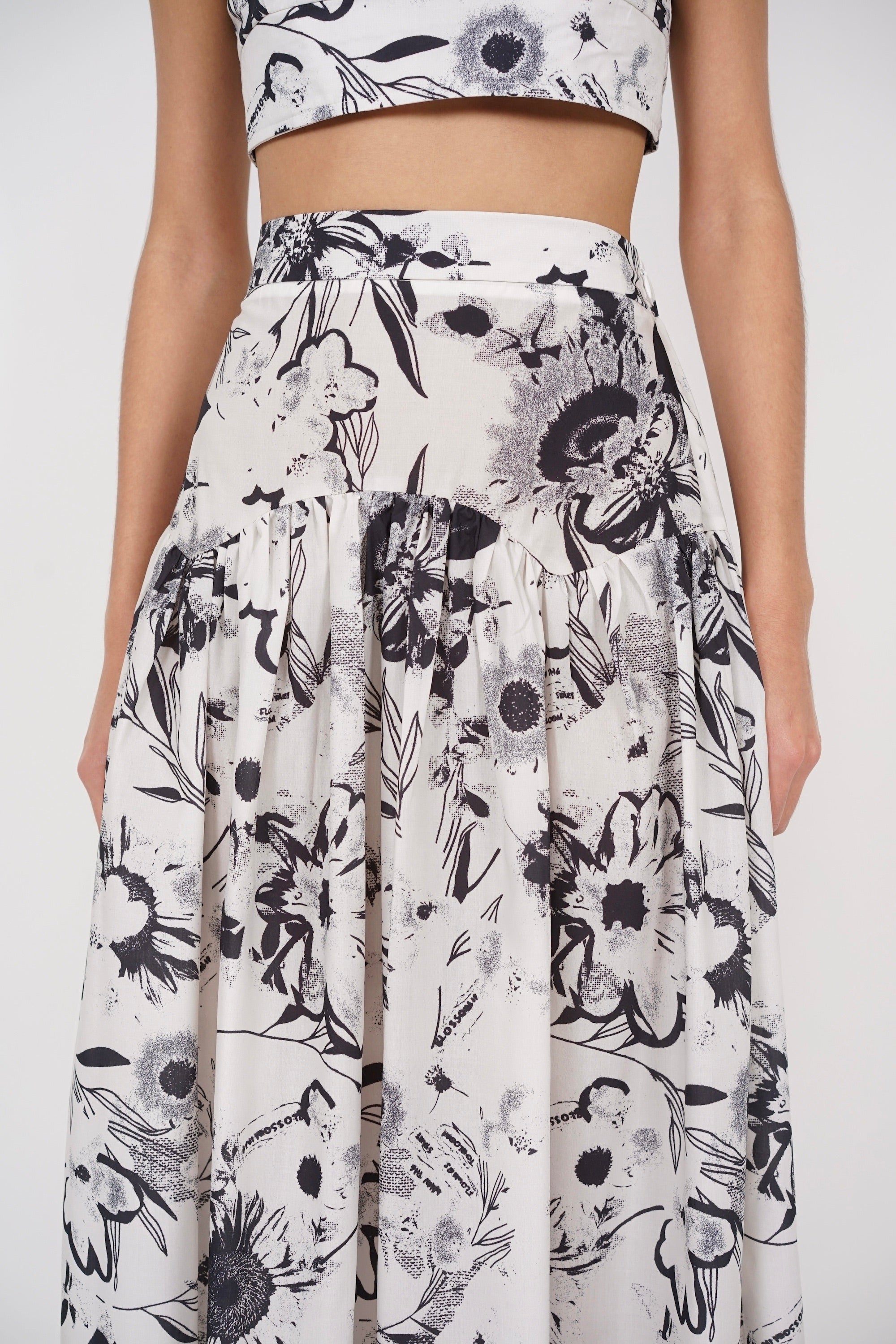 Flare Lace Trim Skirt in White Floral