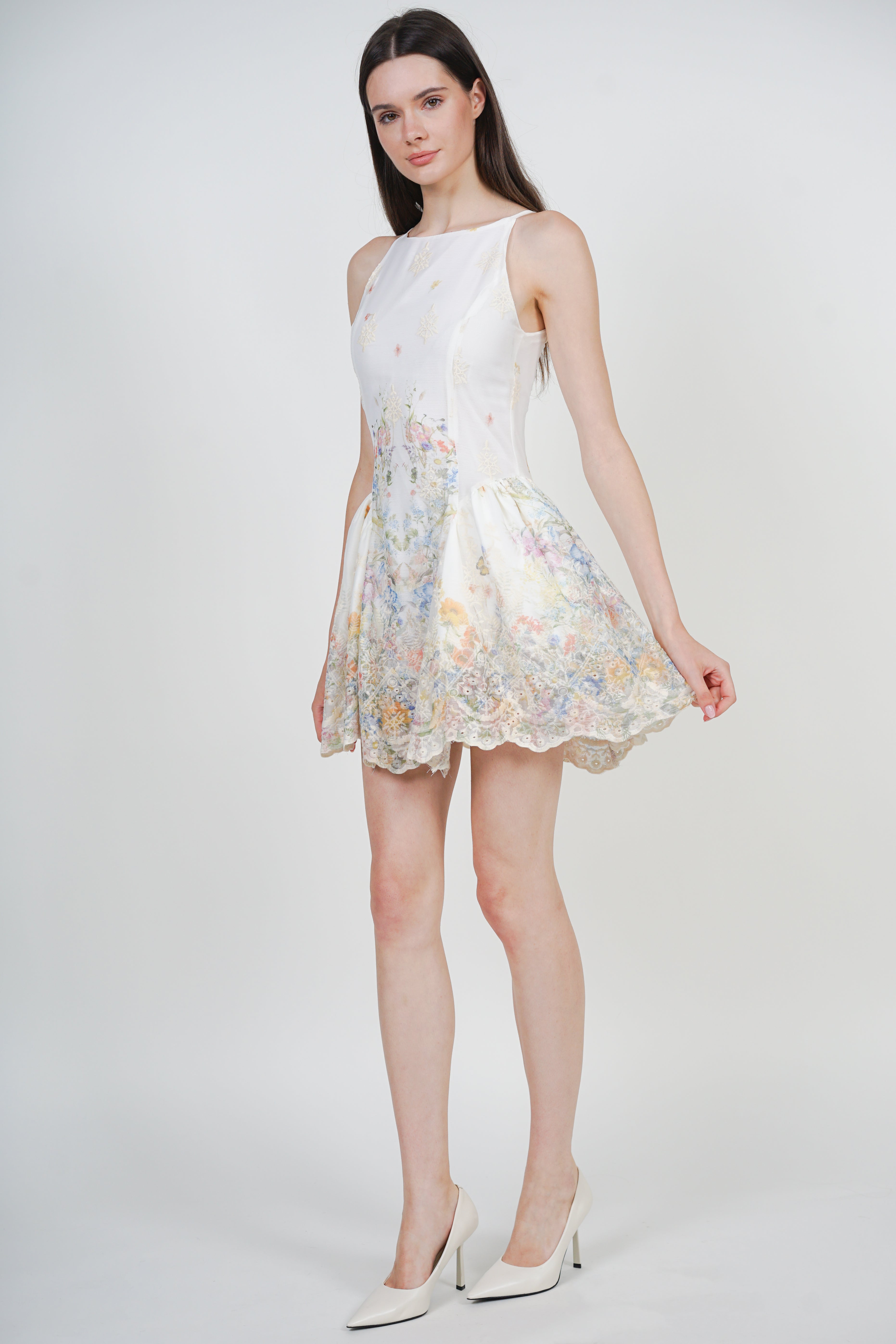 Sleeveless Side Pleated Mini Dress in White Floral
