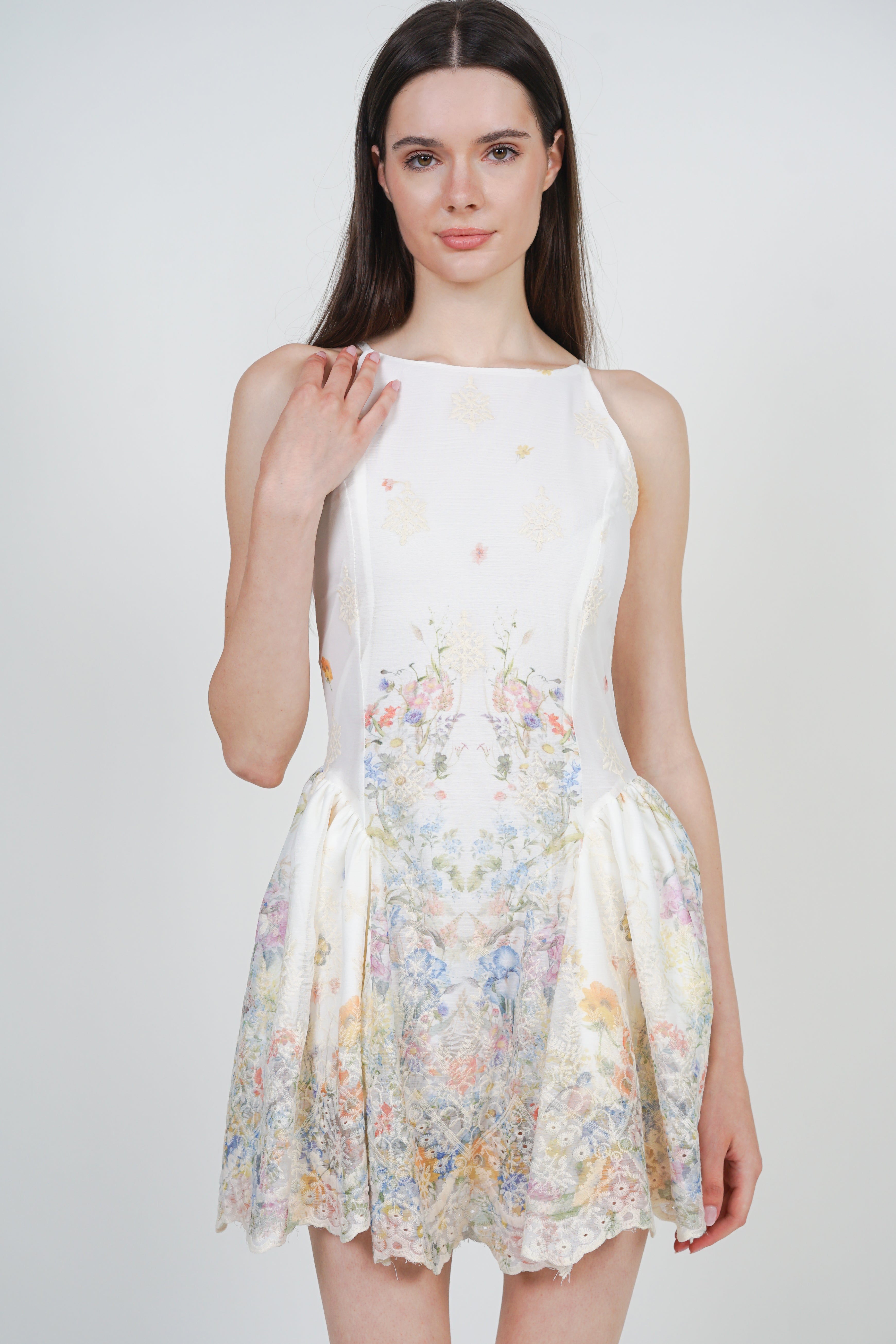 Sleeveless Side Pleated Mini Dress in White Floral