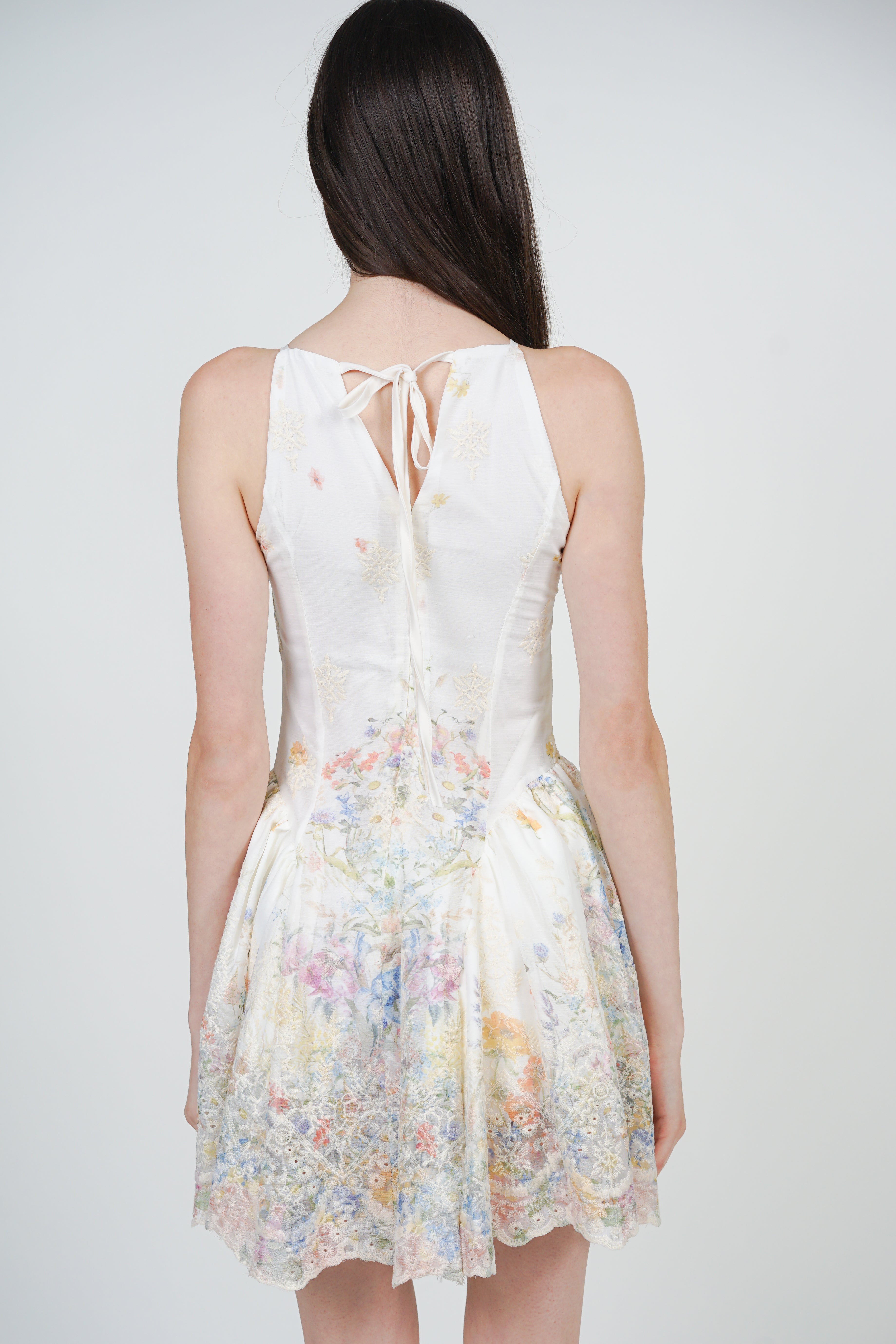 Sleeveless Side Pleated Mini Dress in White Floral